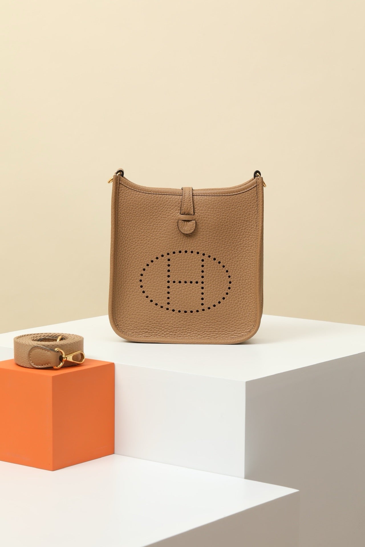 YF16 OM Beige Clemence bull leather crossbody bag  ,GHW#4434