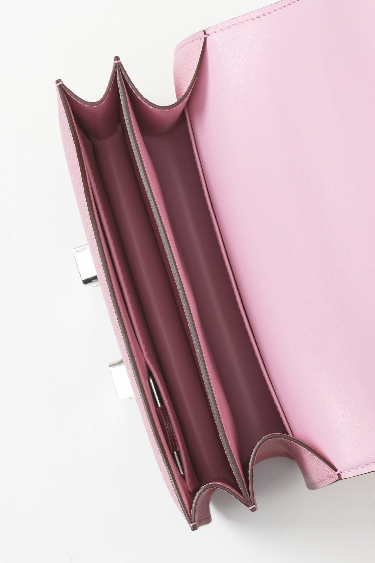 CJ19 19 cm ,  Wisteria Purple Epsom leather PHW #4306