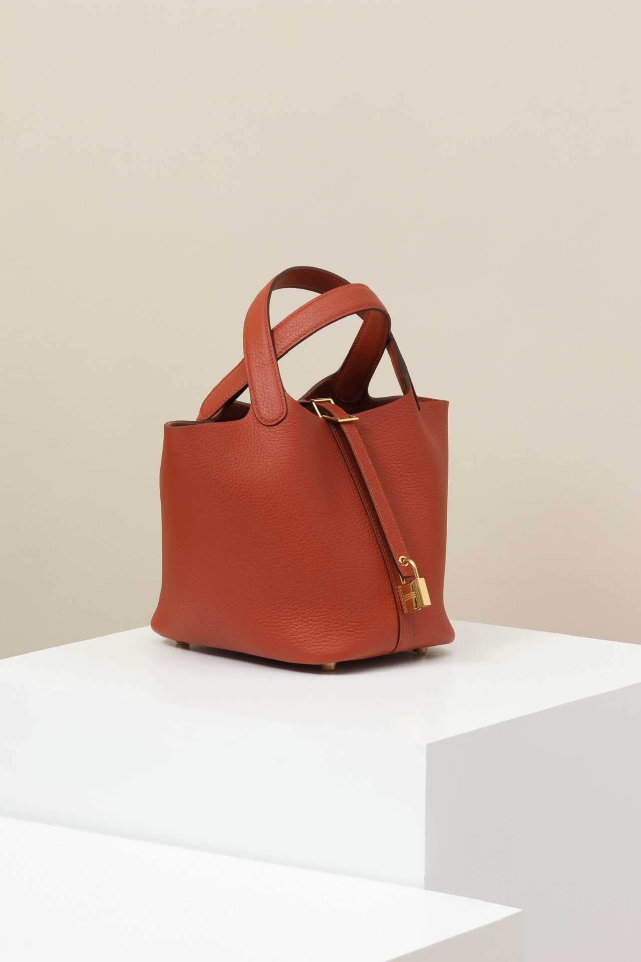 CL18 36 Brick Red GHW #4097