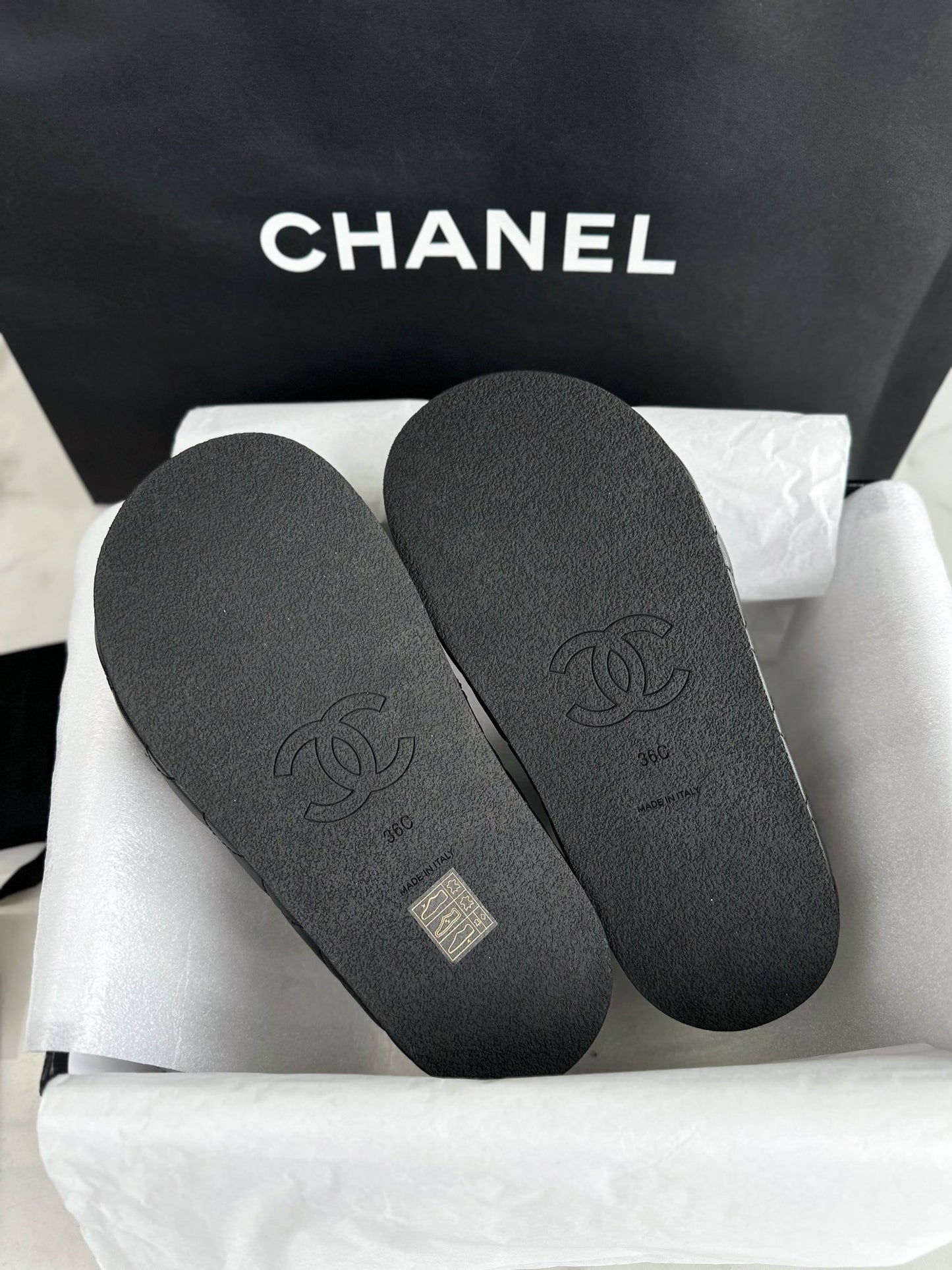 24s Sandal #368