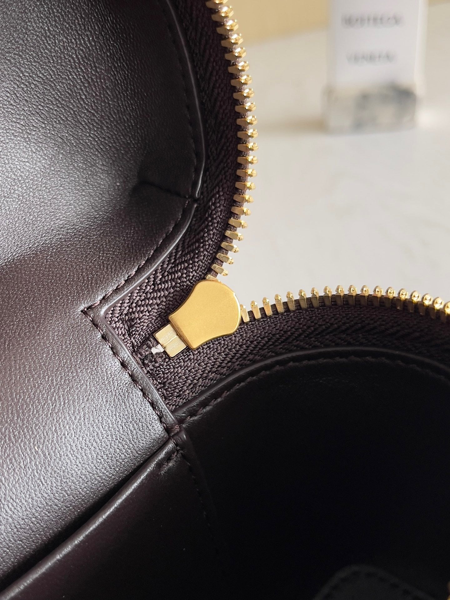 BV Bang Bang Vanity Case #565