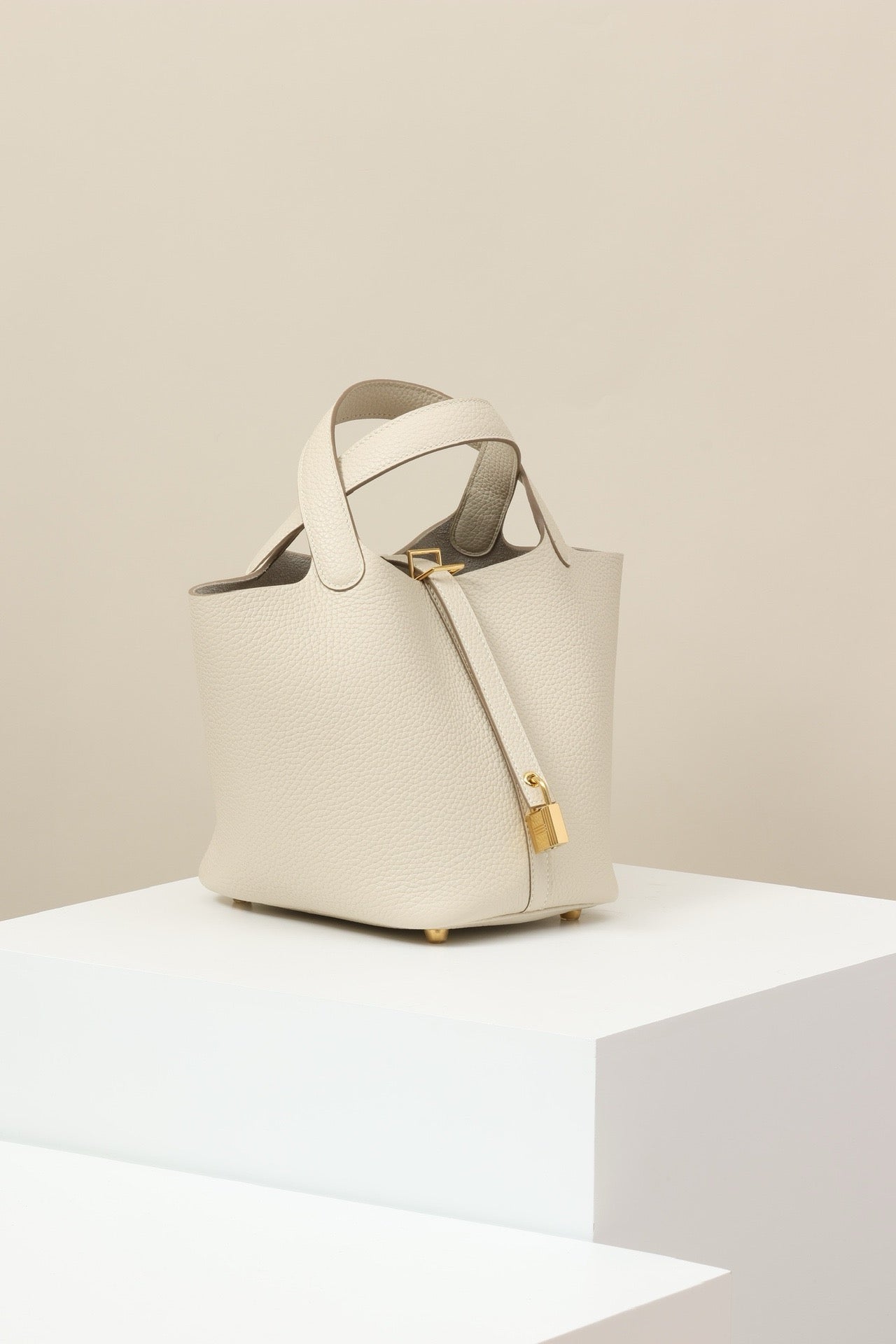 CL18 I2 Cream White GHW #4090