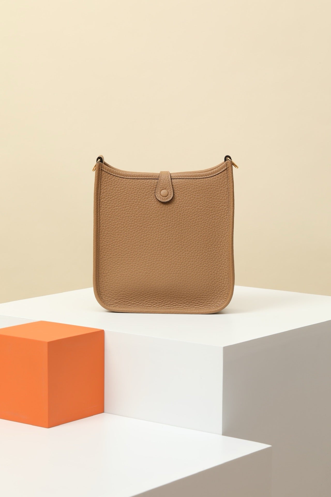 YF16 OM Beige Clemence bull leather crossbody bag  ,GHW#4434