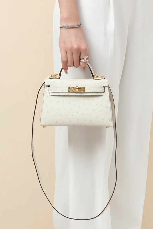 KL19  Wool White #3831