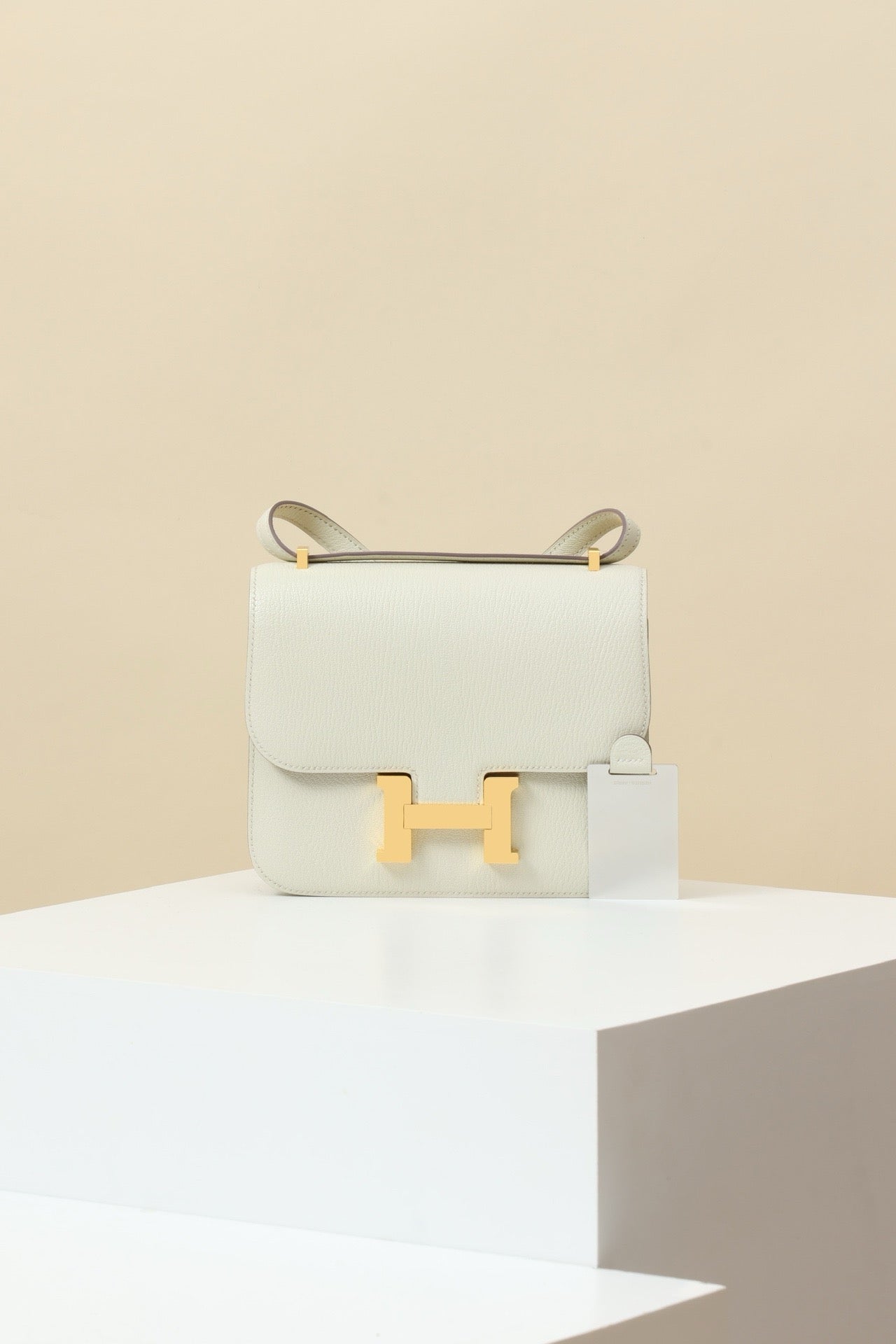 CJ19 19 cm, T0 Mushroom White / 4B Biscuit Goatskin GHW #4348