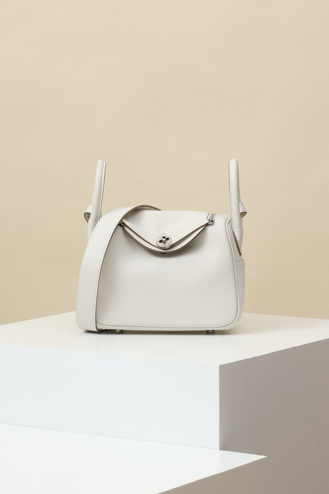 LD19 , Swift  , M4 Craie Gris / 0L Gris Nuage PHW #4626