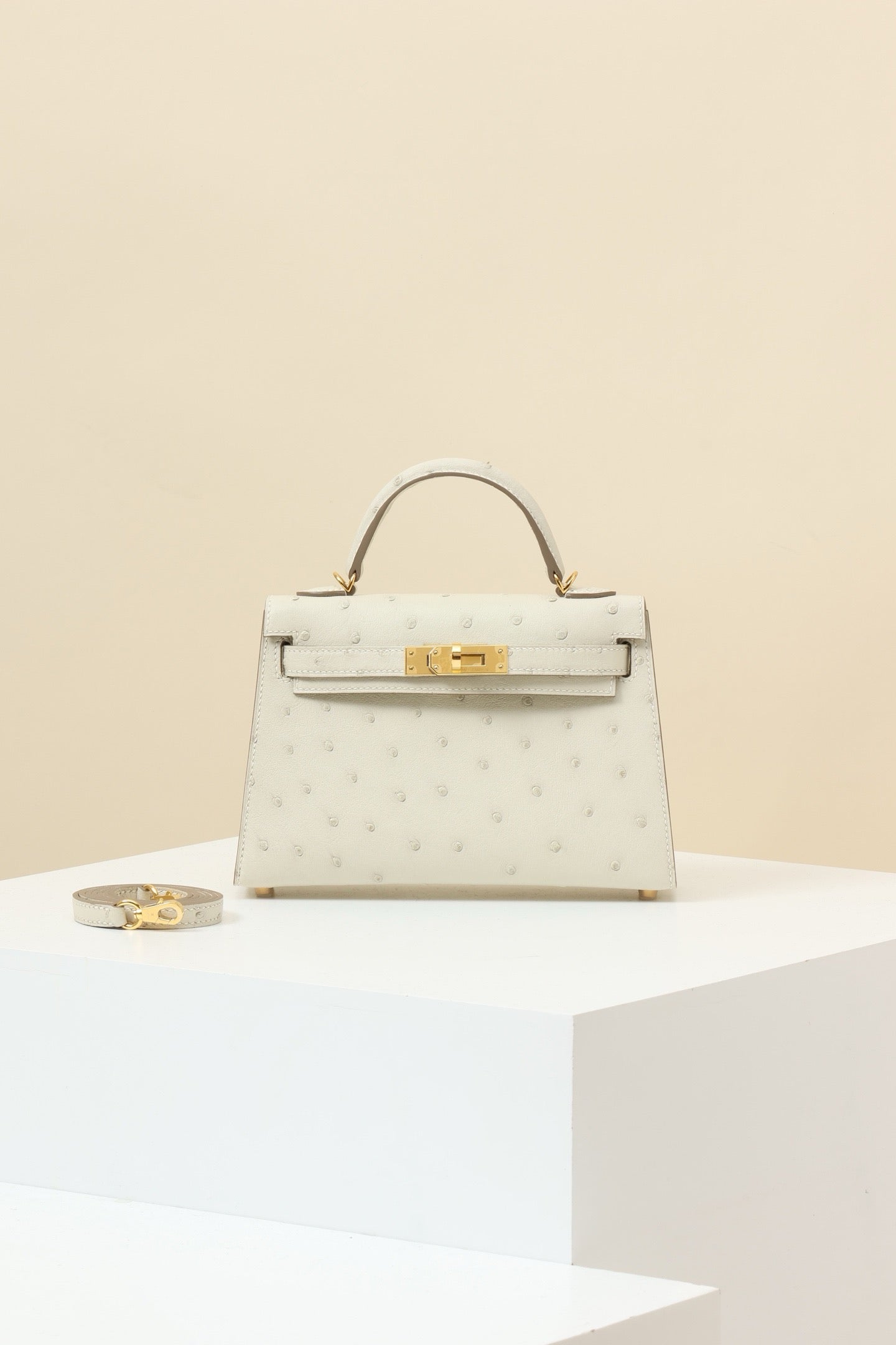 KL19 Glacier White #3833