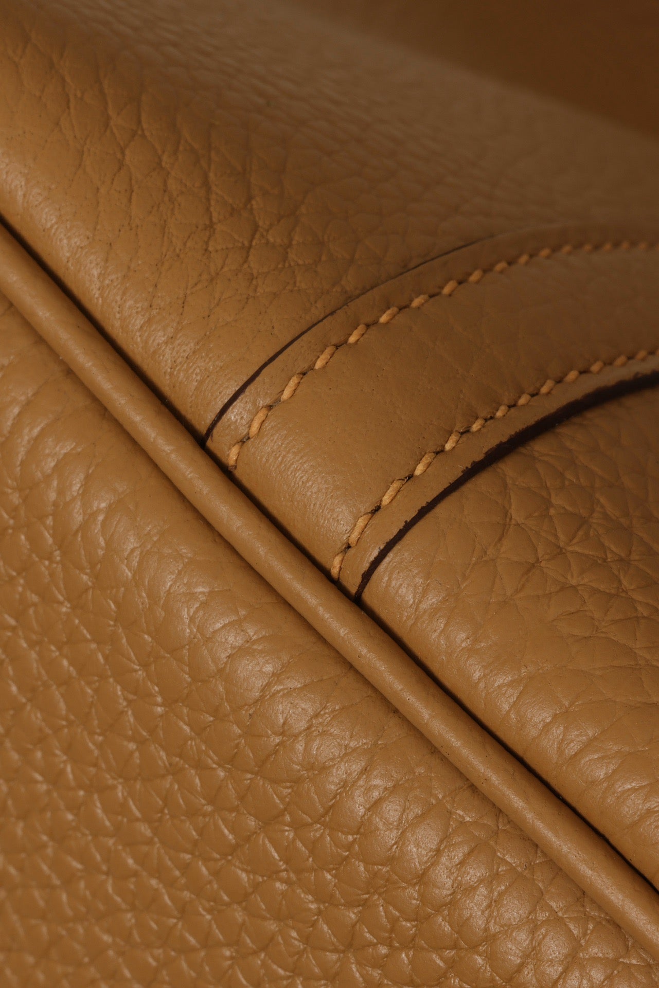 CL18 4B Biscuit Color PHW #4086