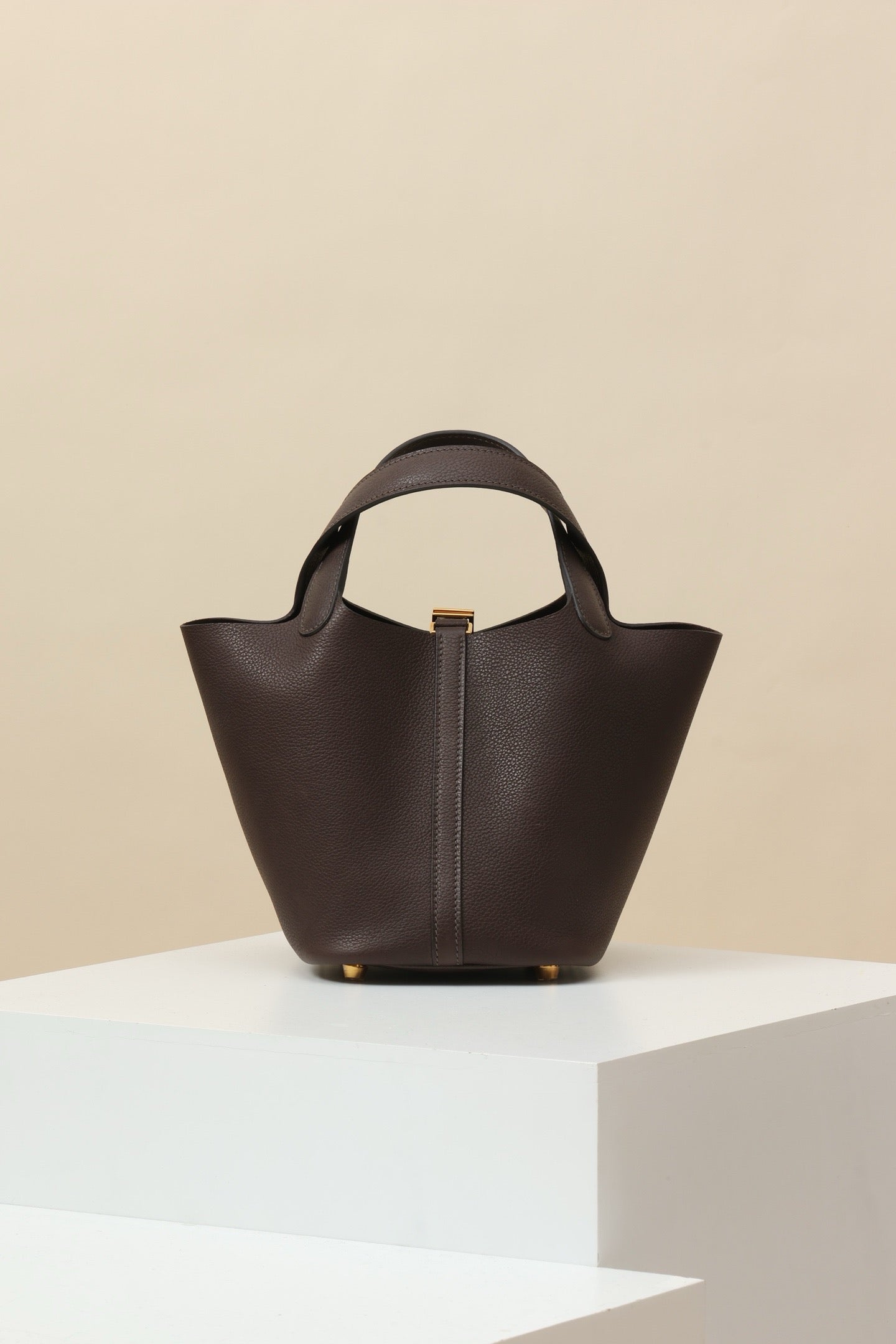 CL18 46 Ebony Color GHW #4114