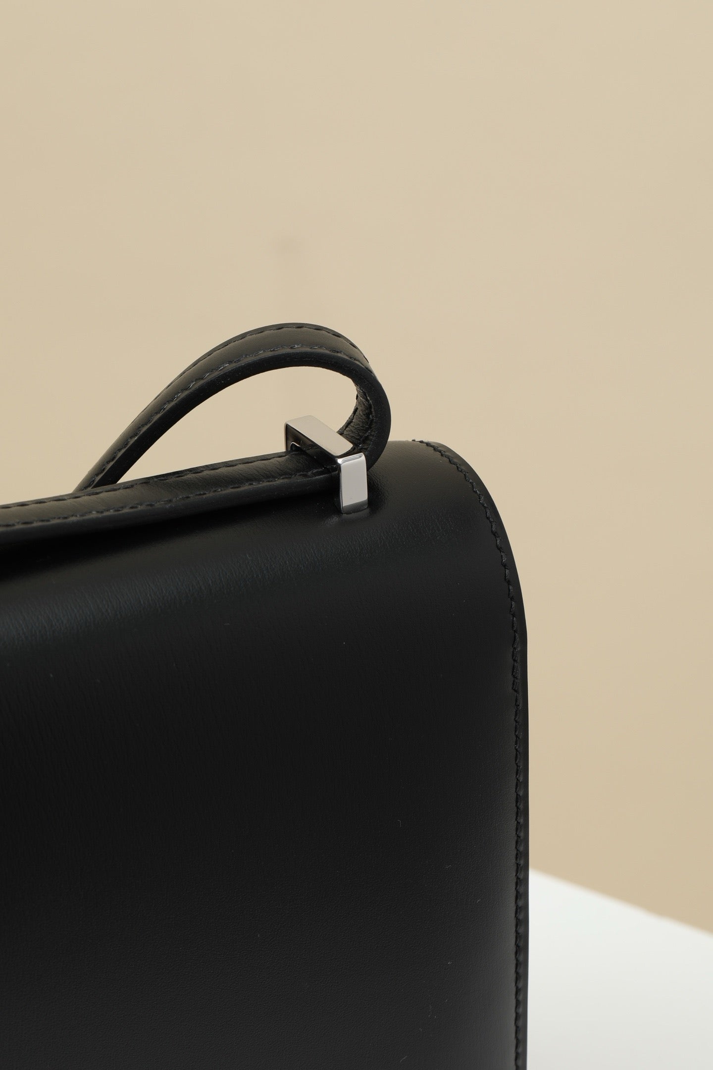 CJG19 , CK89 Black  Shiny BOX leather with lizard details (single bar clasp)  #4391