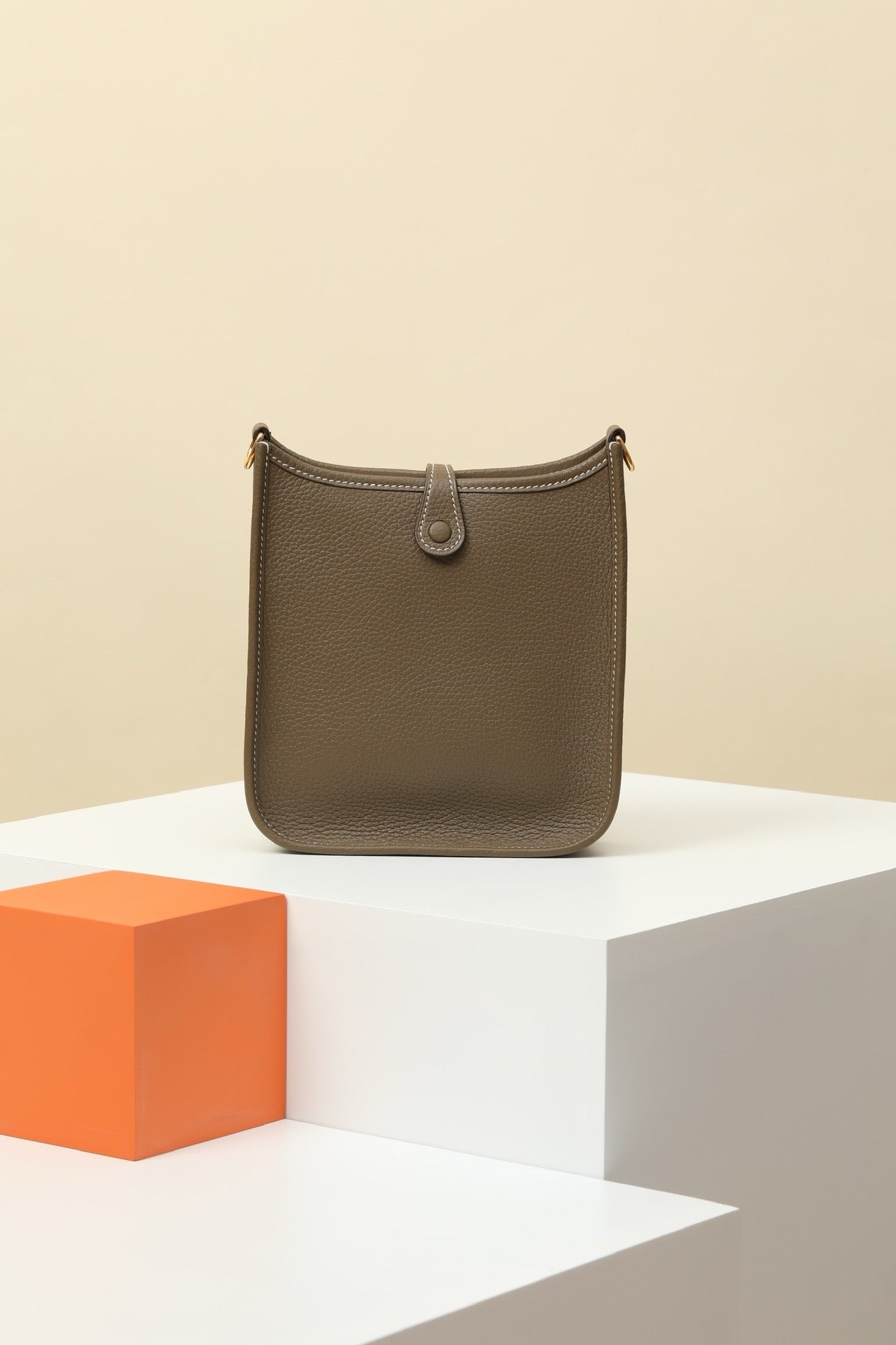 YF16 CK18 Etoupe Clemence bull leather crossbody bag  , GHW #4445