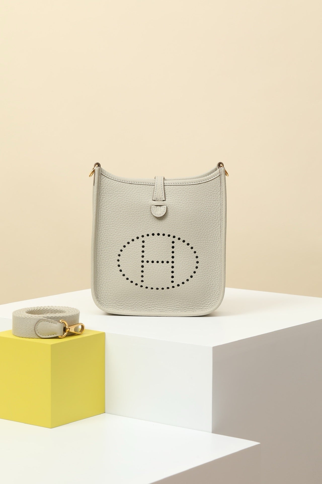 YF16 8L Glacier WhiteClemence bull leather crossbody bag  , GHW #4447