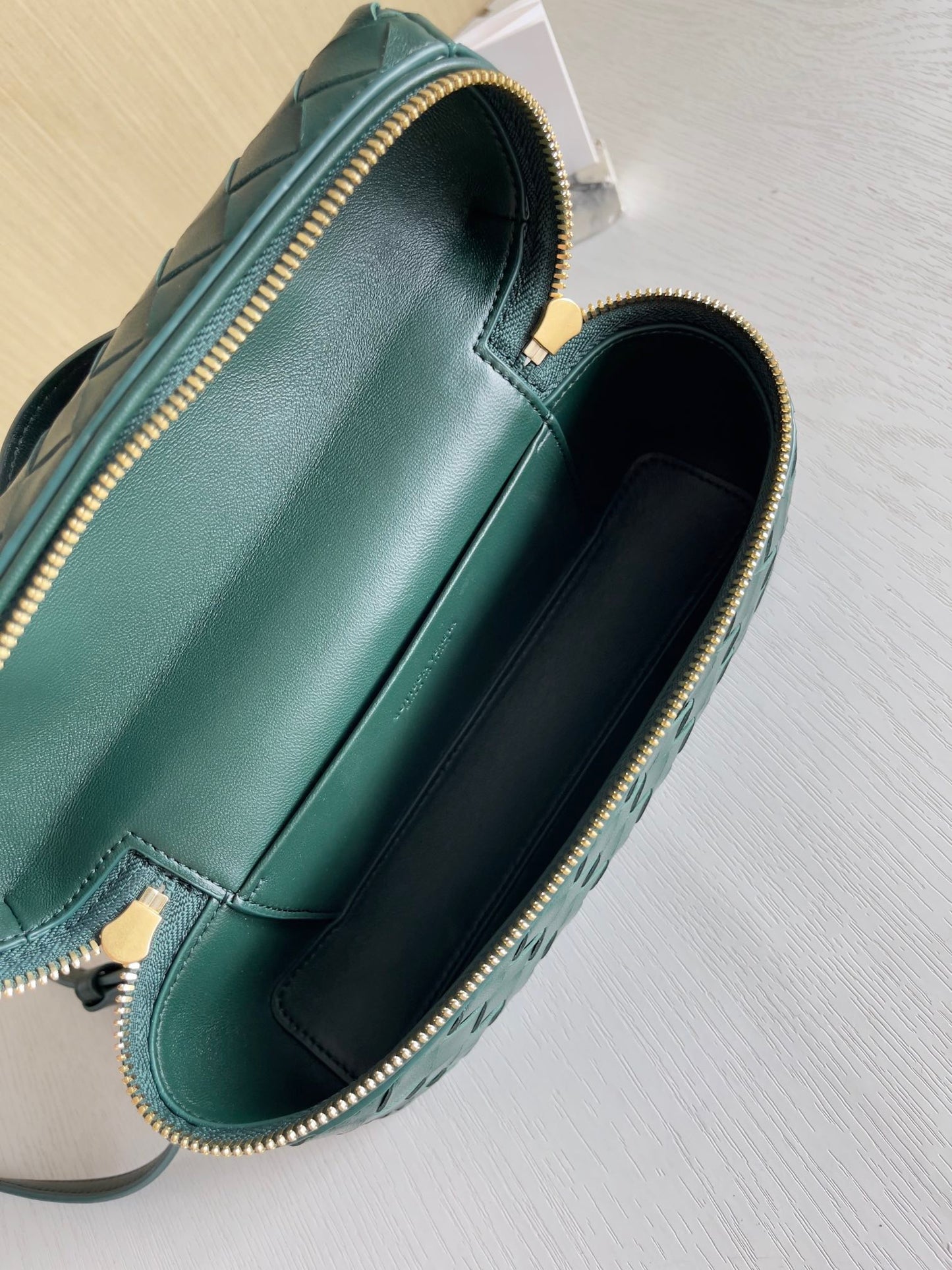 BV Bang Bang Vanity Case #569