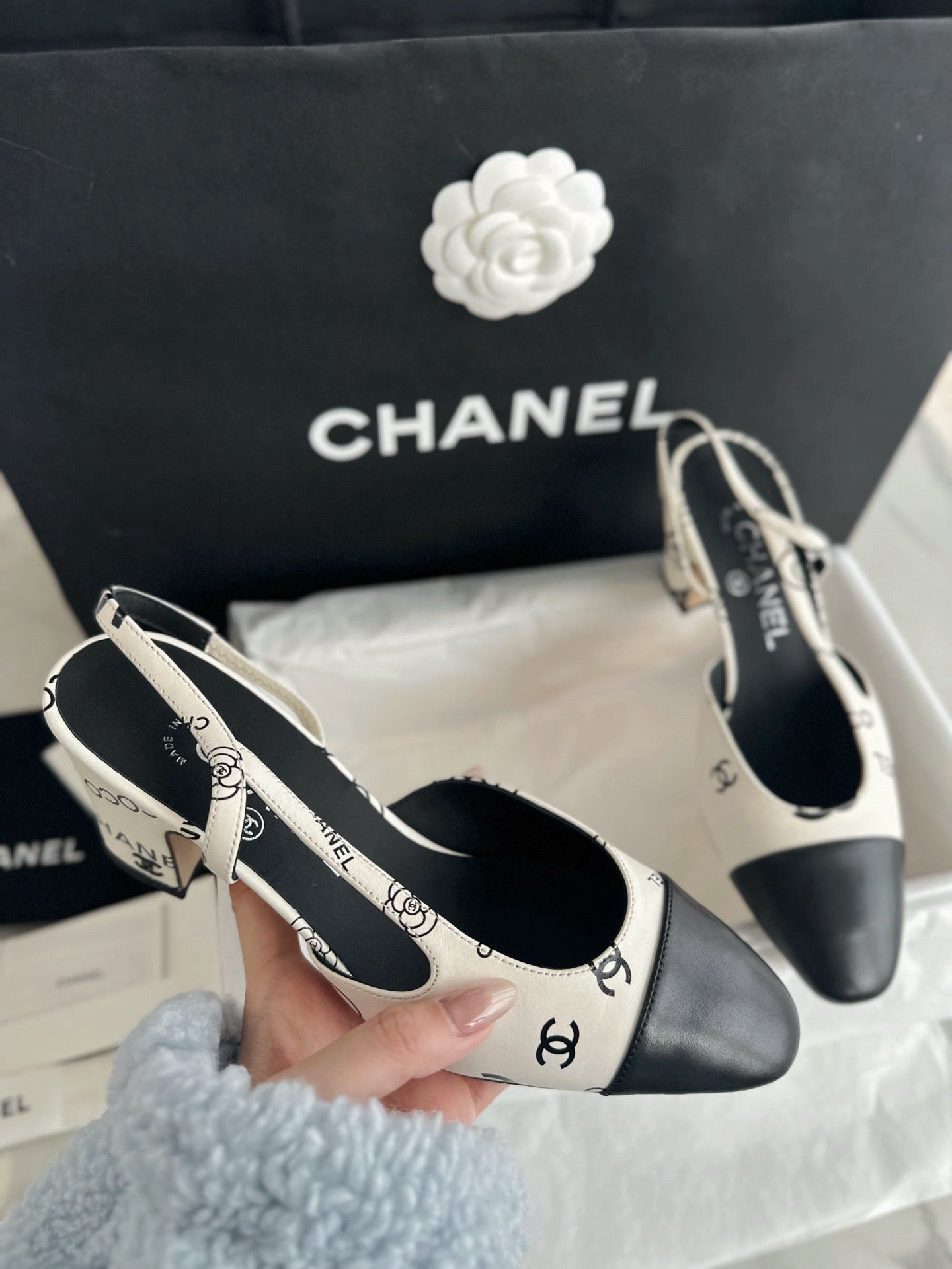 24s sandal #2469