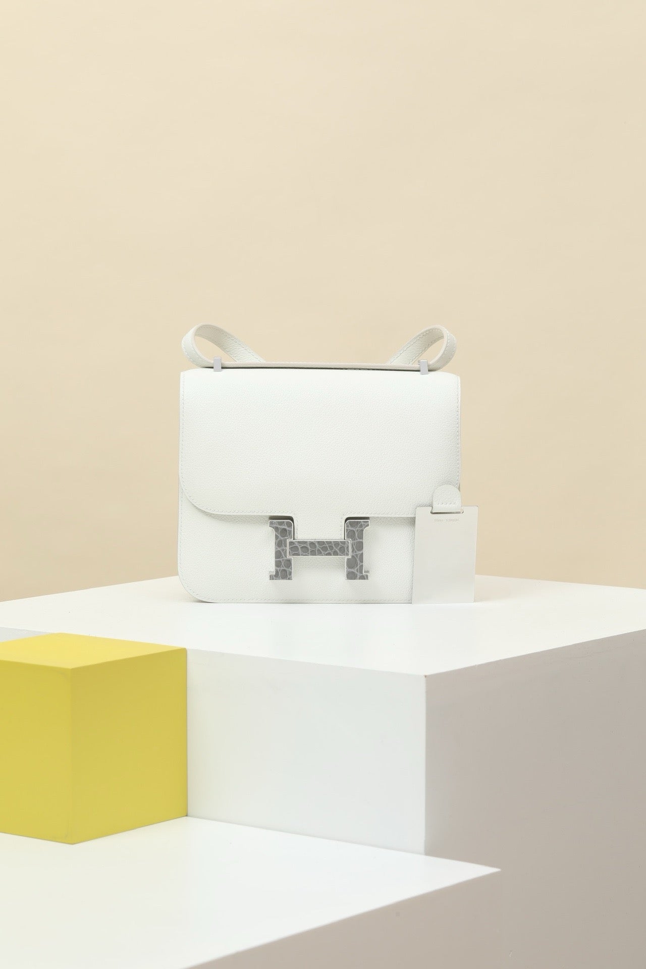 CJG19, OU New White / 8L Cement Grey,  EVE leather with shiny #4387