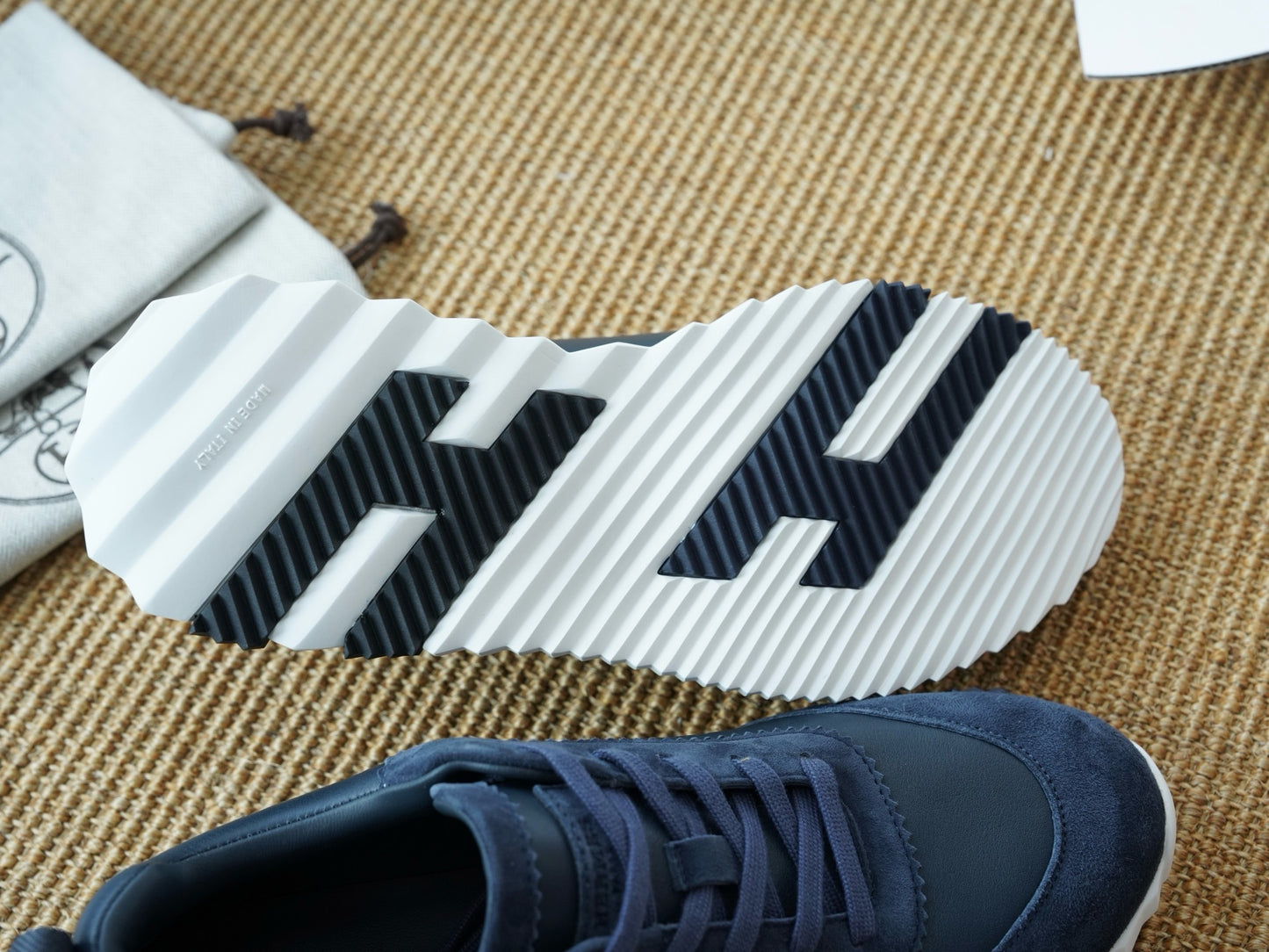HSneakers