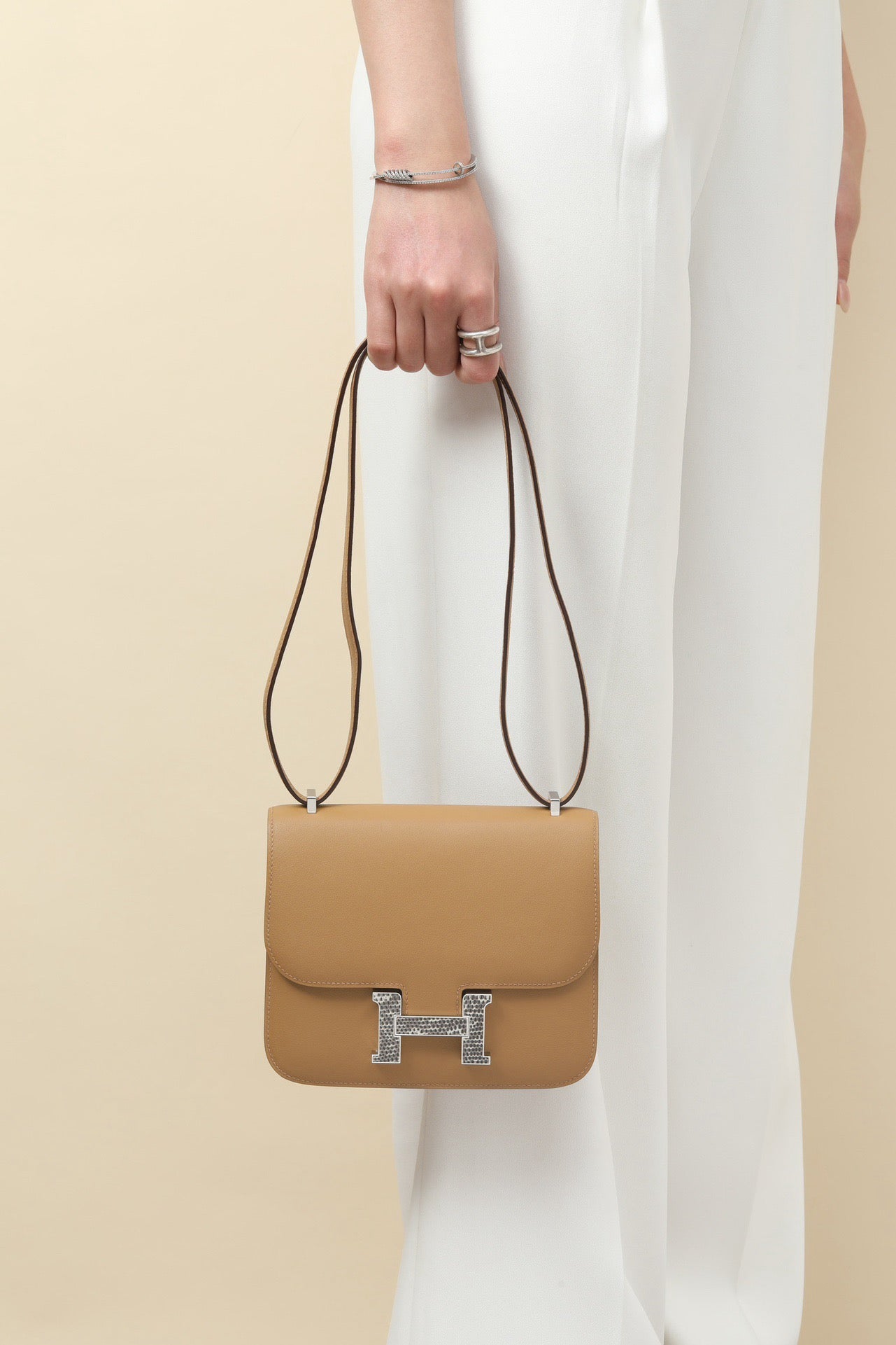 CJG19 , 4B Biscuit / 1B Natural  Swift leather with lizard clasp (double bar clasp)   #4391