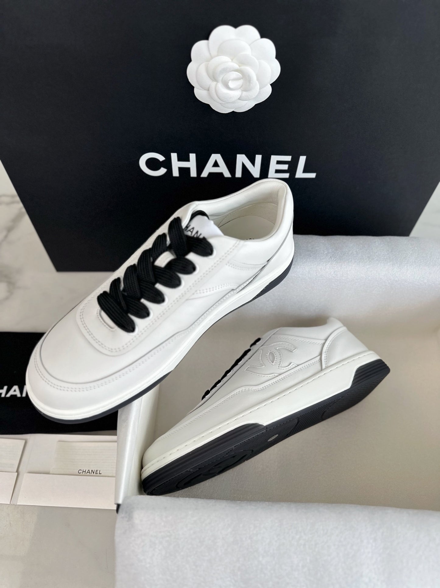 24s sneaker #381