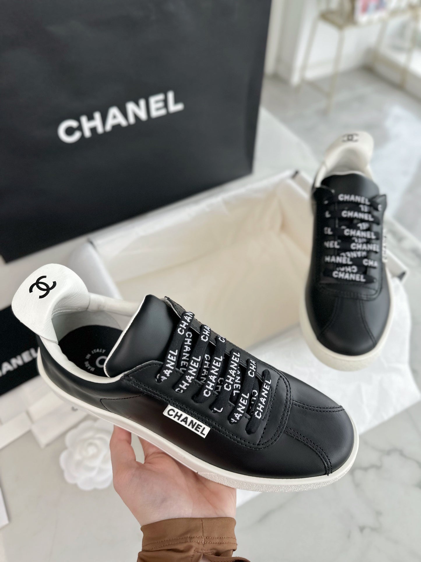24s sneaker #357