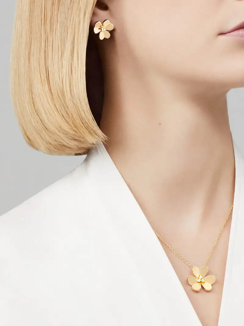 Frivole Pendant, Large Model Necklace