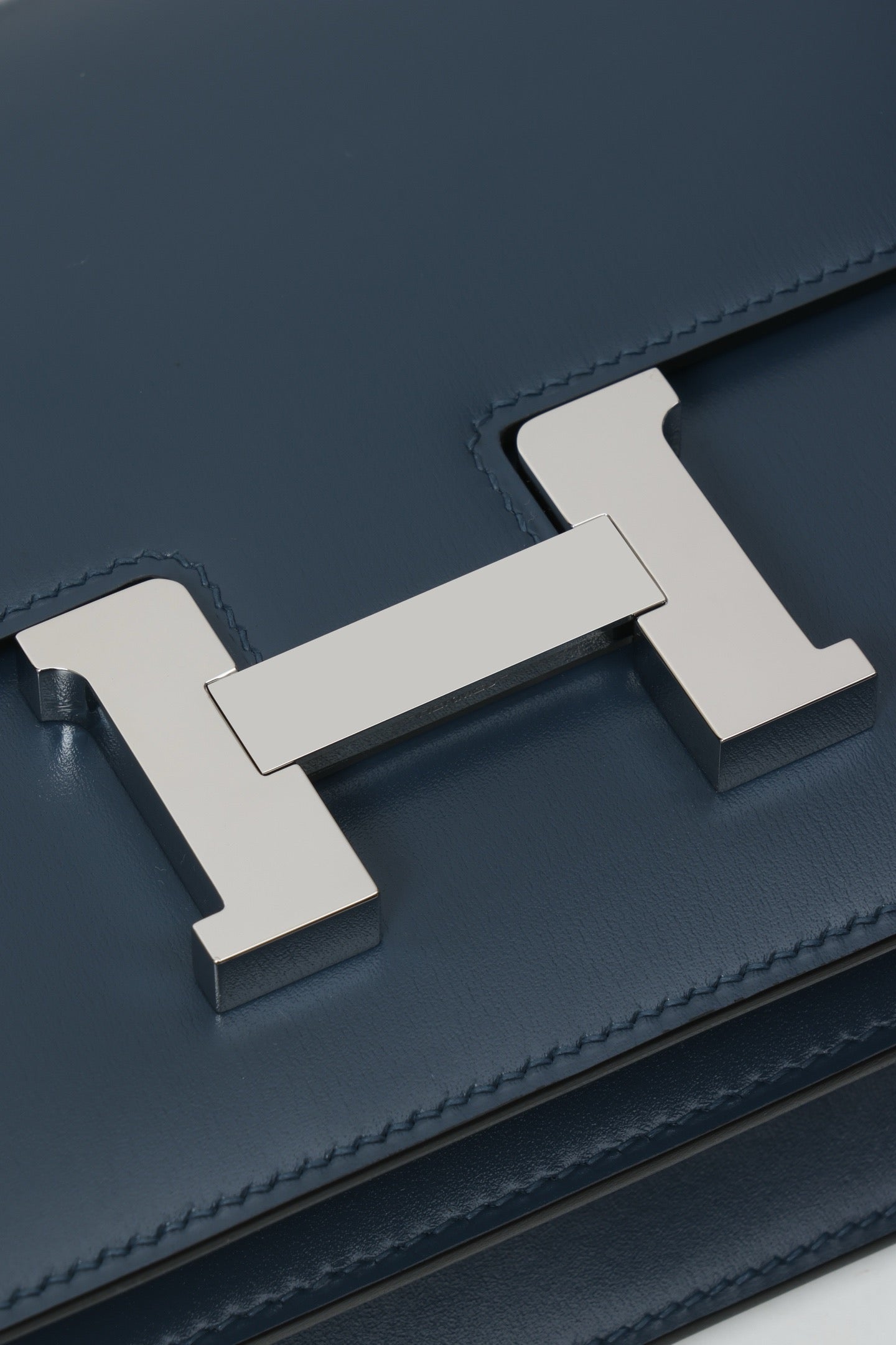 CJ19 19 cm ,   Prussian Blue Box leather PHW #4294