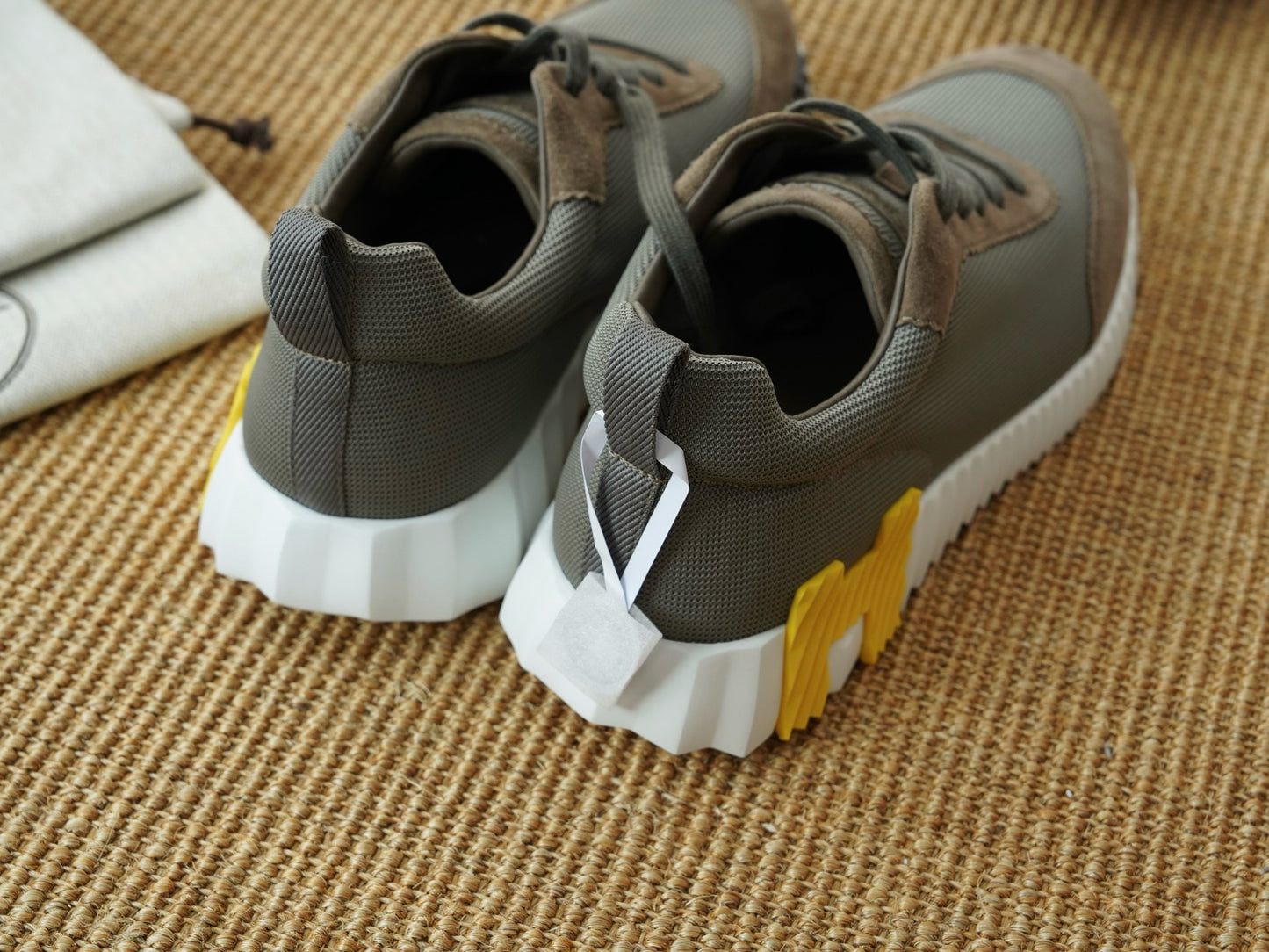 HSneakers