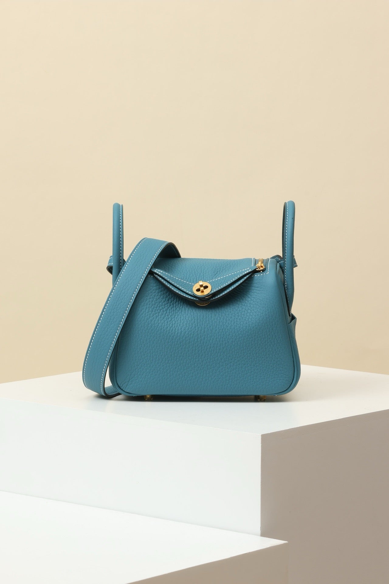 LD19 , Togo ,  D2 Bleu Jeans GHW #4581