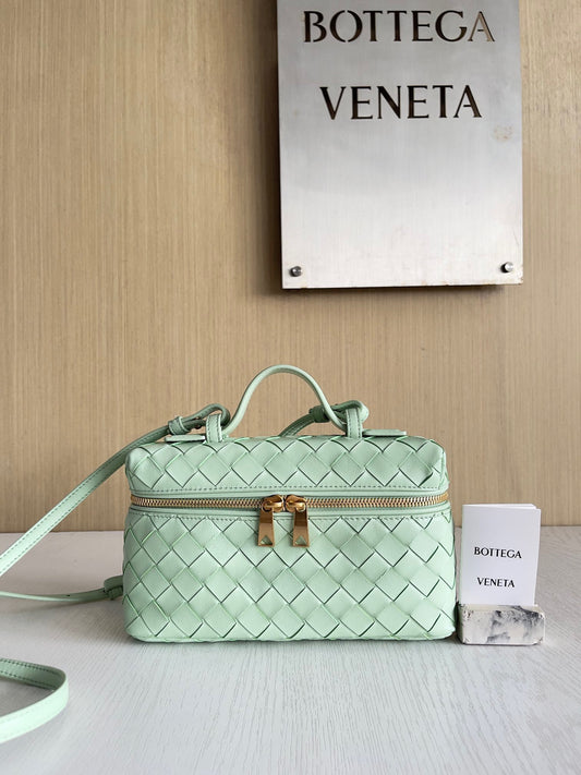 BV Bang Bang Vanity Case #567
