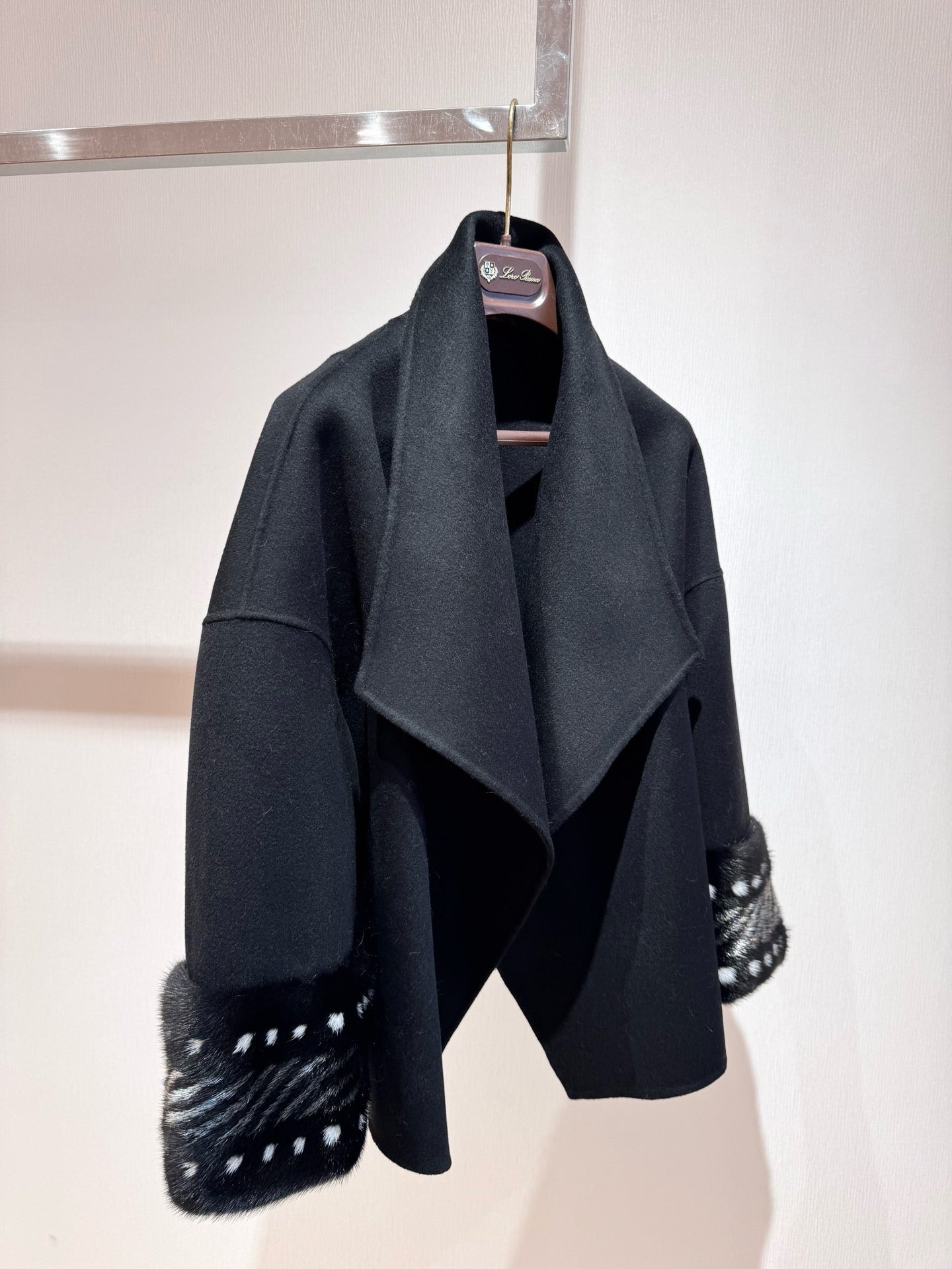 double-faced wool with cuffs crafted from imported female mink fur#3925