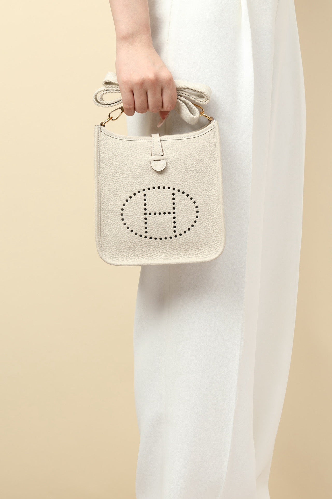 YF16 CC10 Milkshake White Clemence bull leather crossbody bag  ,GHW#4433