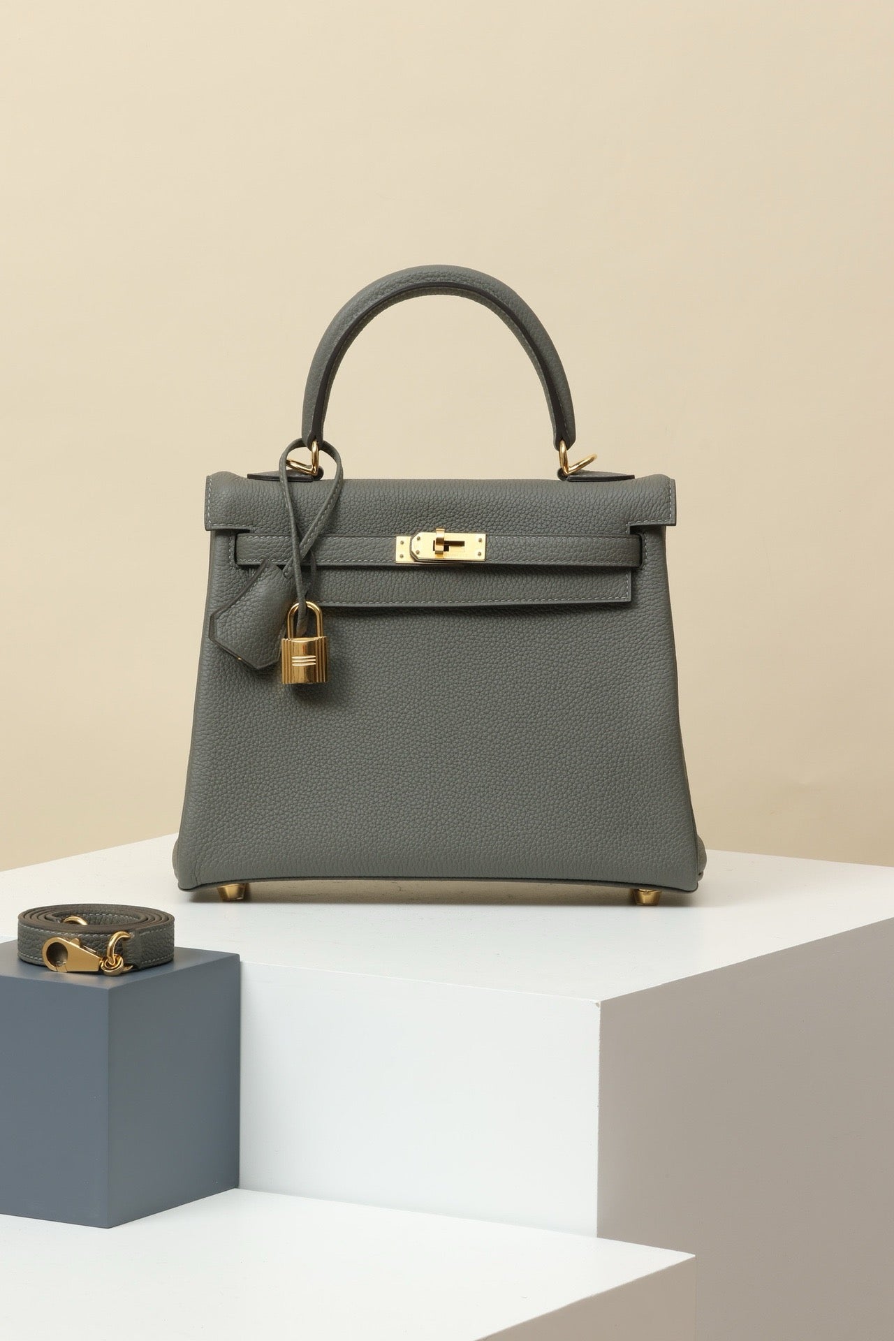 KL25 Cumulus Gray #3696