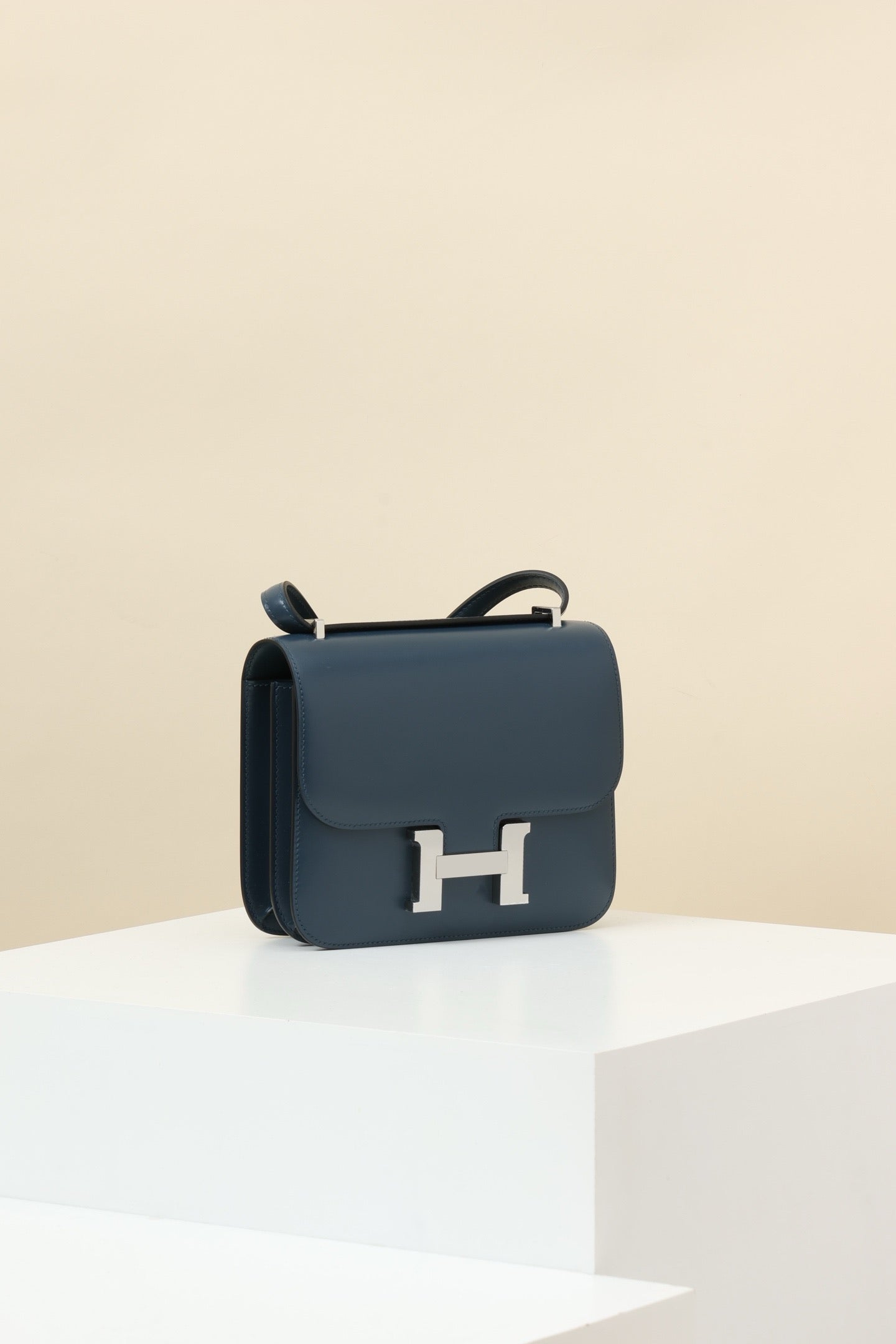 CJ19 19 cm ,   Prussian Blue Box leather PHW #4294