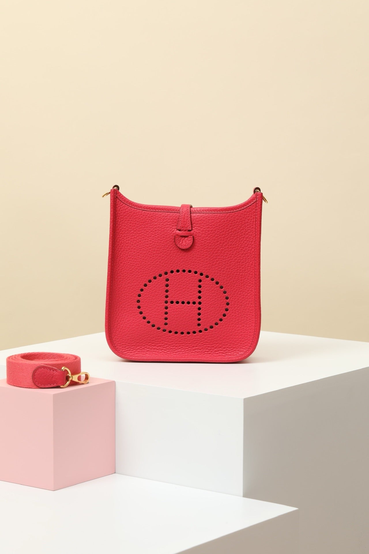 YF16 I6 Ultimate PinkClemence bull leather crossbody bag  ,PHW#4441