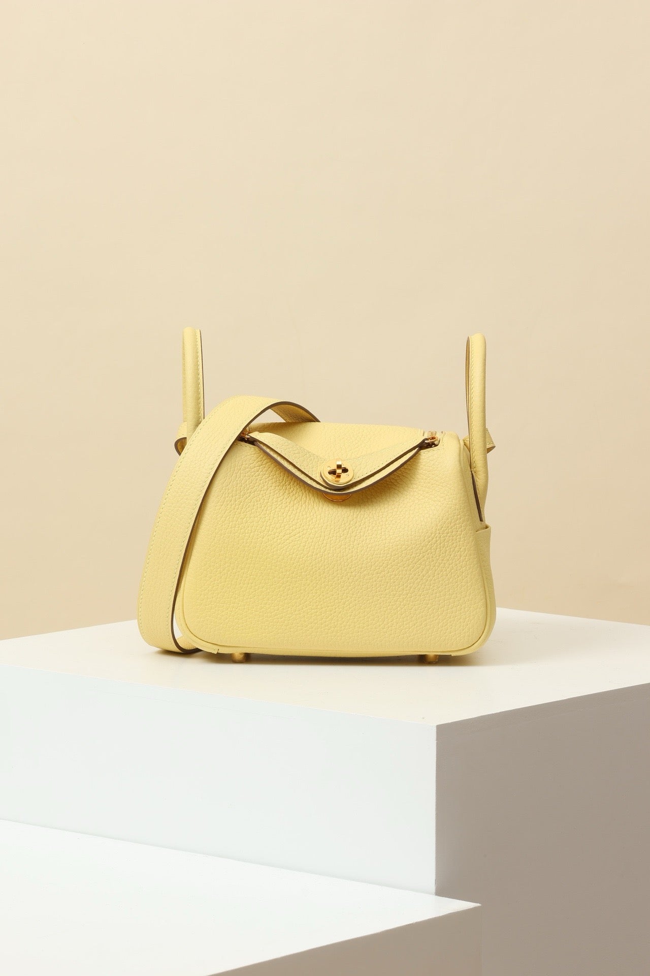 LD19 , Togo , 1Z Jaune Poussin / I2 Craie GHW #4583