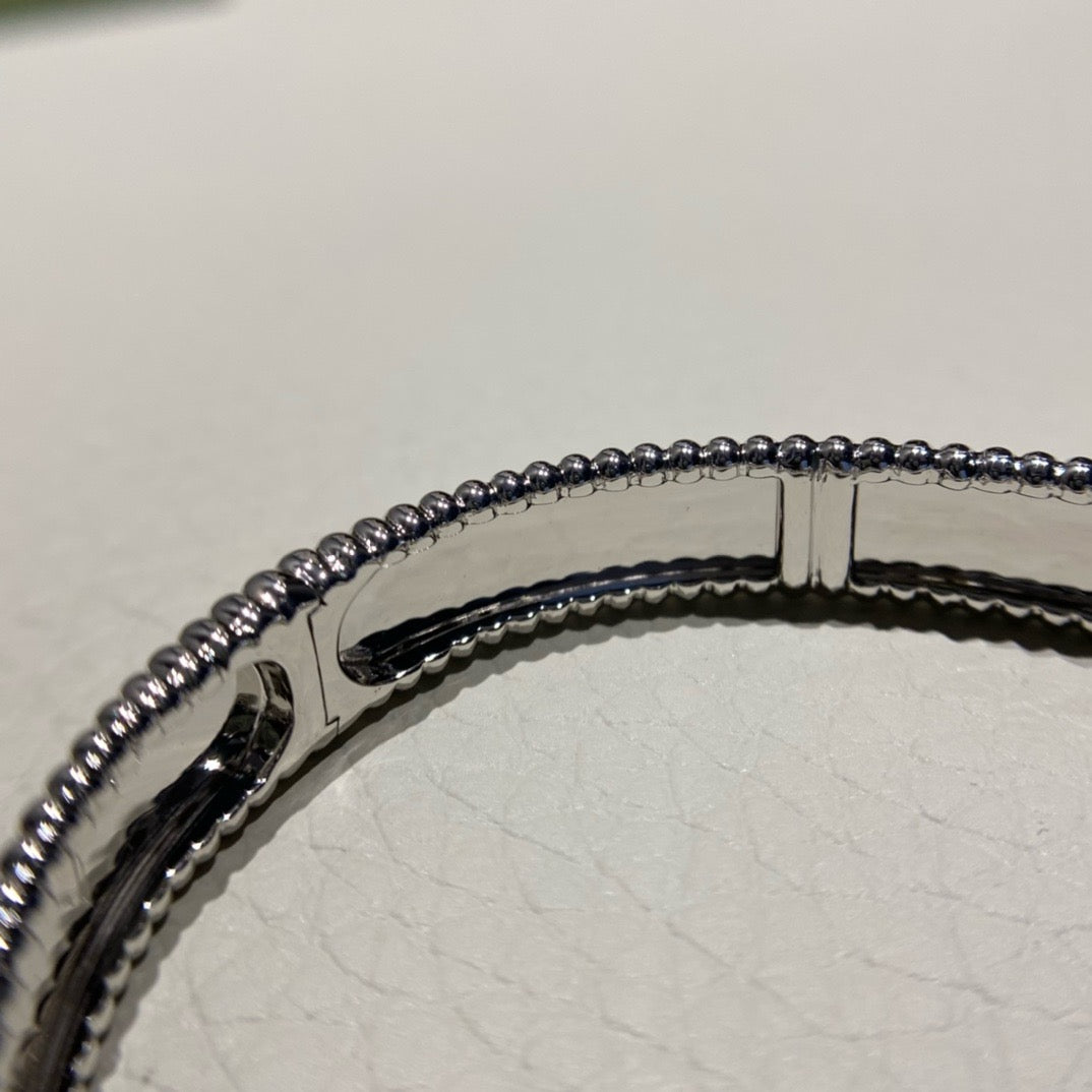 اسوارة فان كليف ذهب عيار 18, الماس vvs1