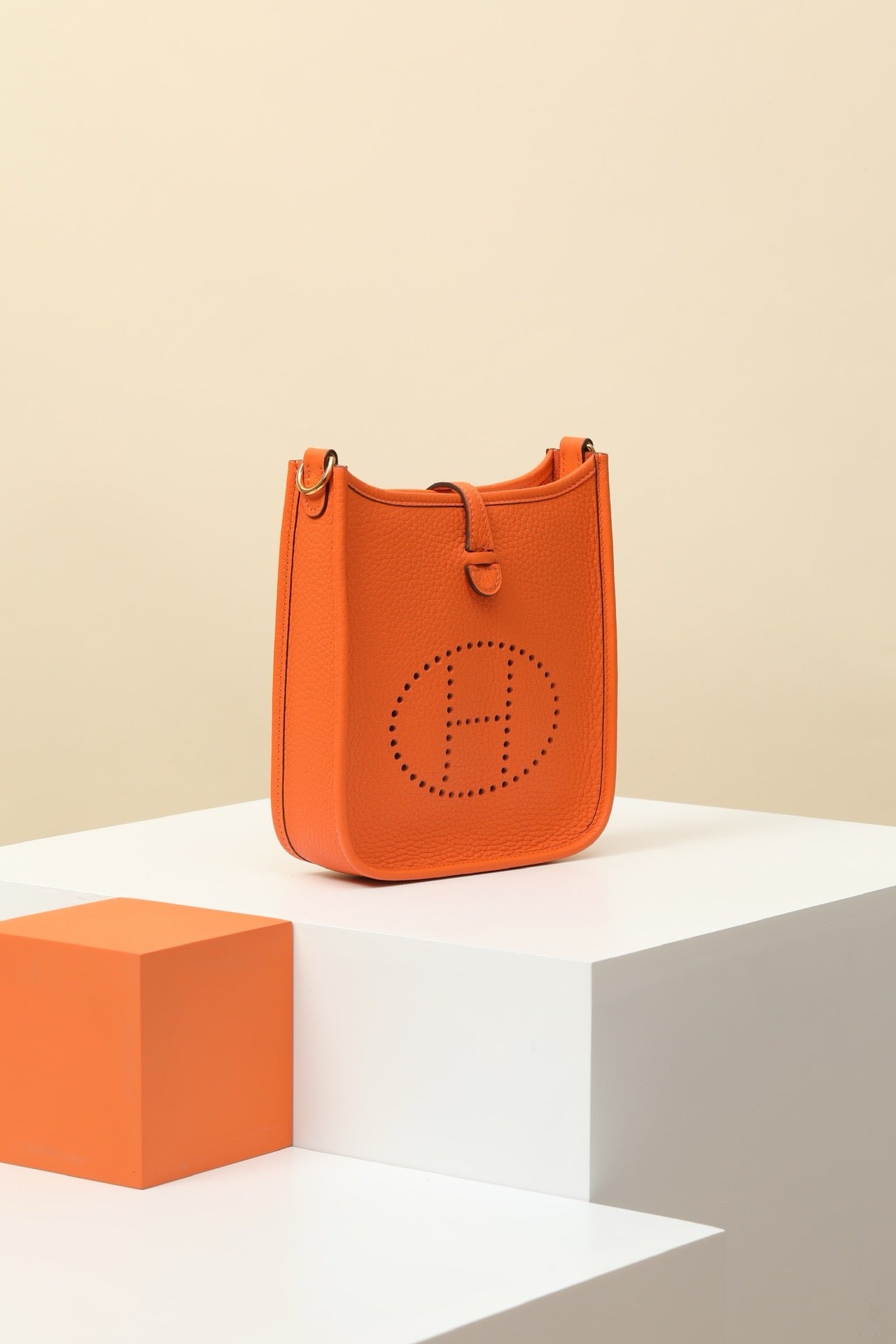 YF16 CK93 Classic Orange Clemence bull leather crossbody bag  ,GHW#4438