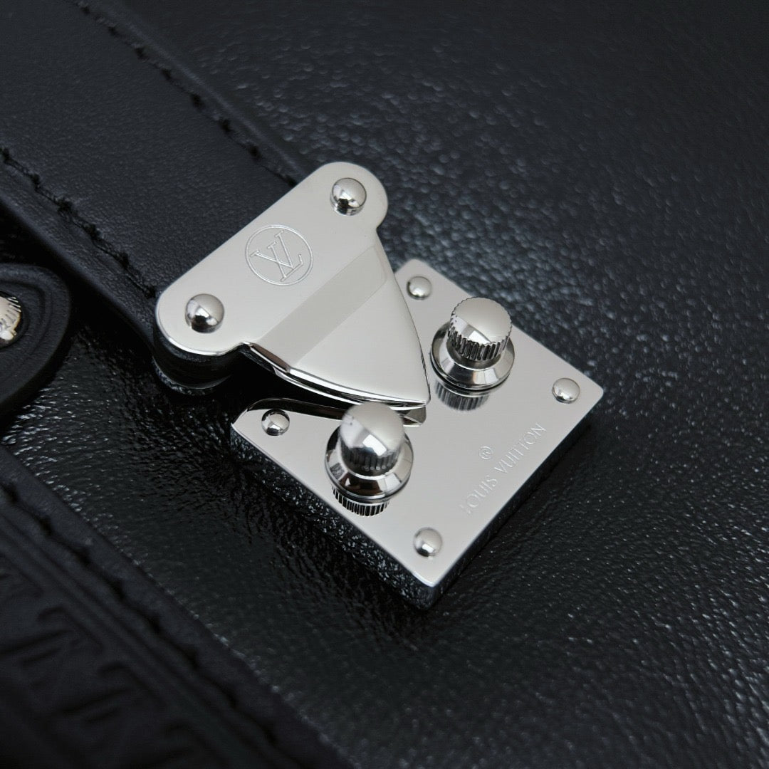 Side Trunk #880