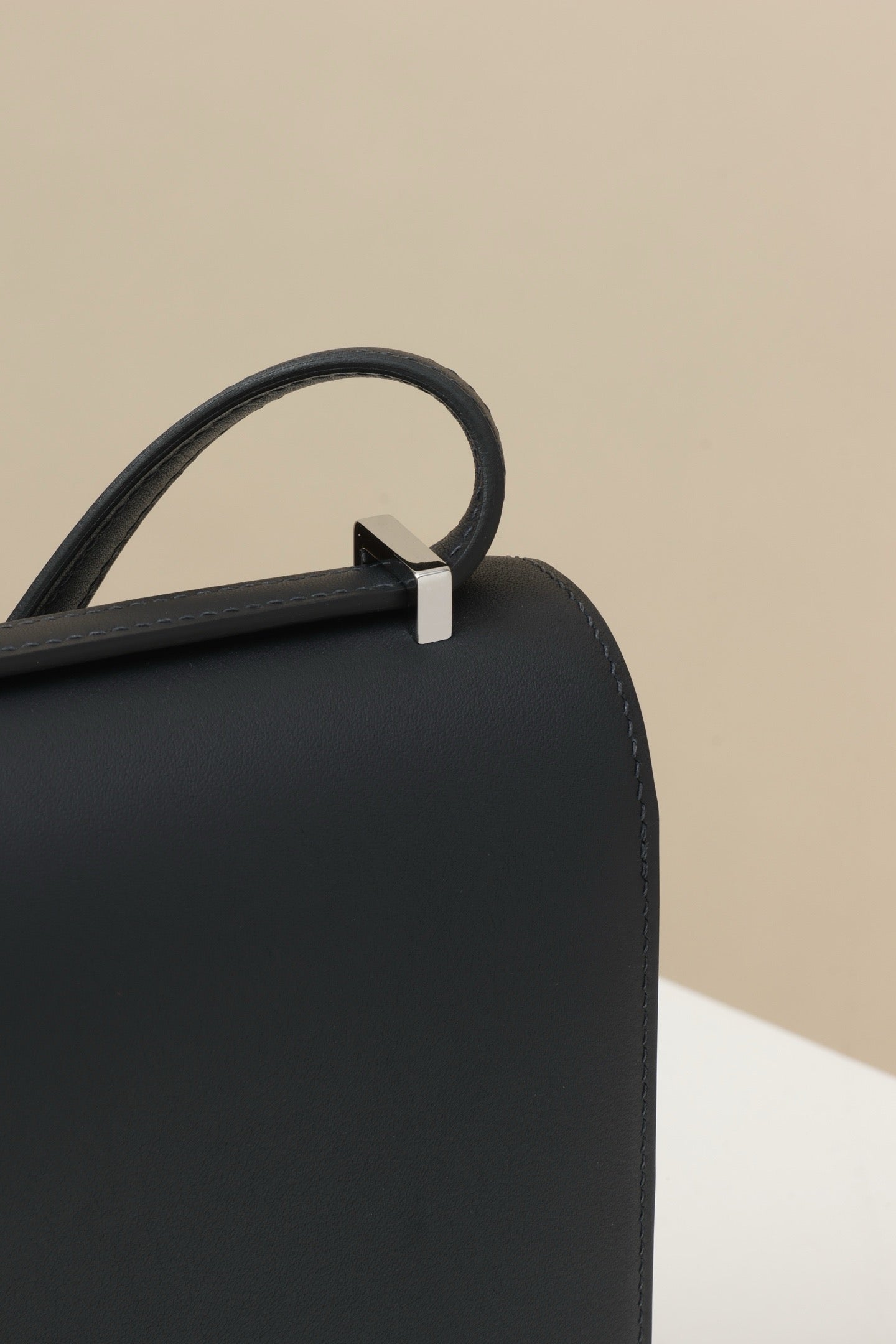 CJG19 , 2Z Midnight Blue Swift leather with American alligator clasp (square clasp)   #4392