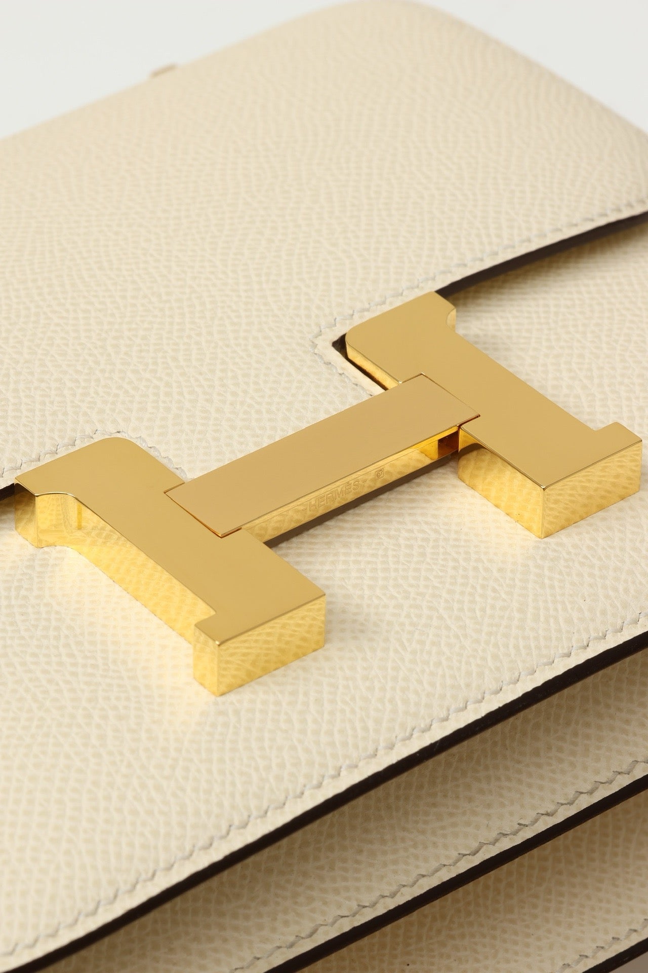 CJ19 19 cm , Cream White Epsom leather GHW #4302