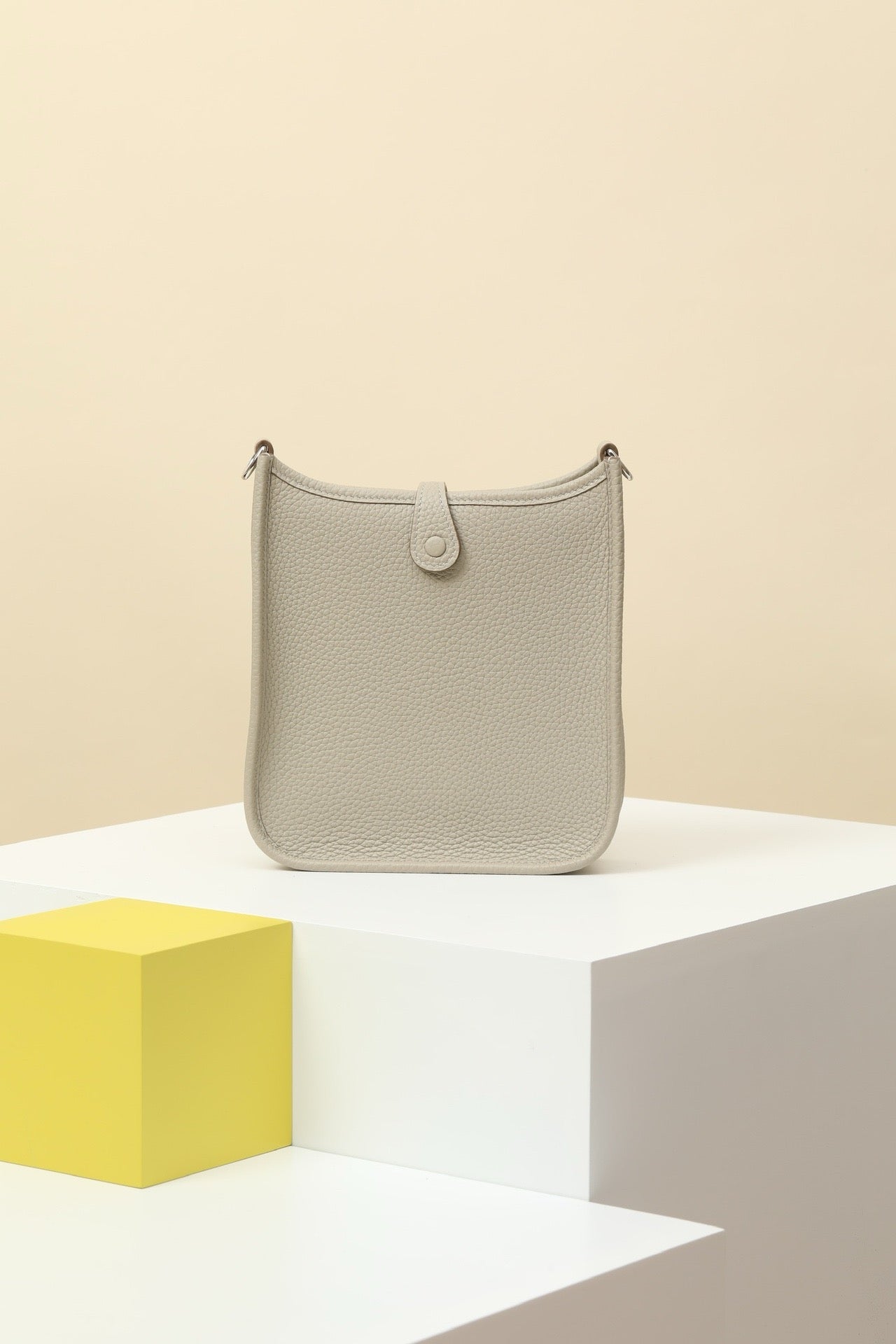 YF16 8L Glacier WhiteClemence bull leather crossbody bag  , PHW #4448