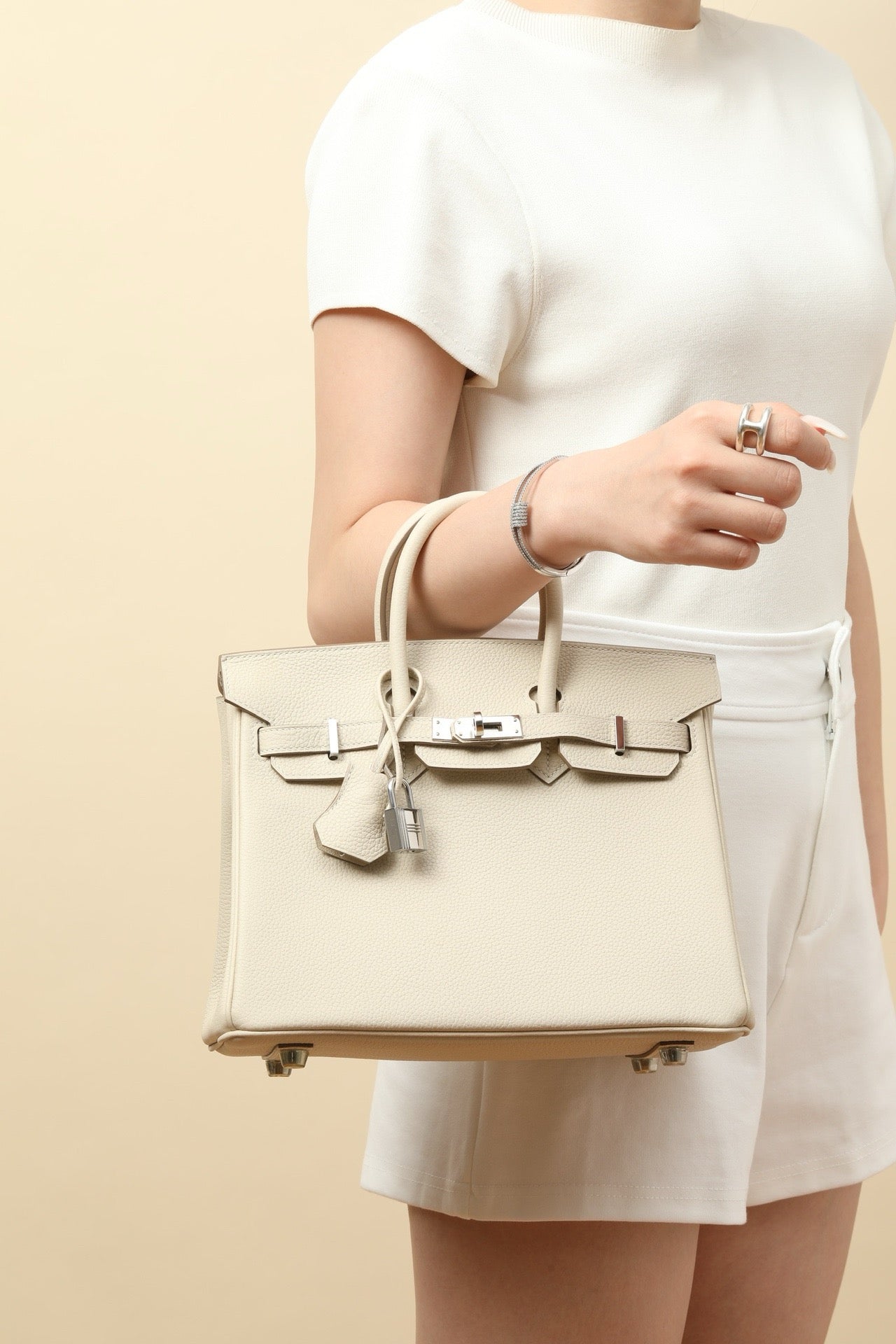 BK25 Milkshake White # 3884