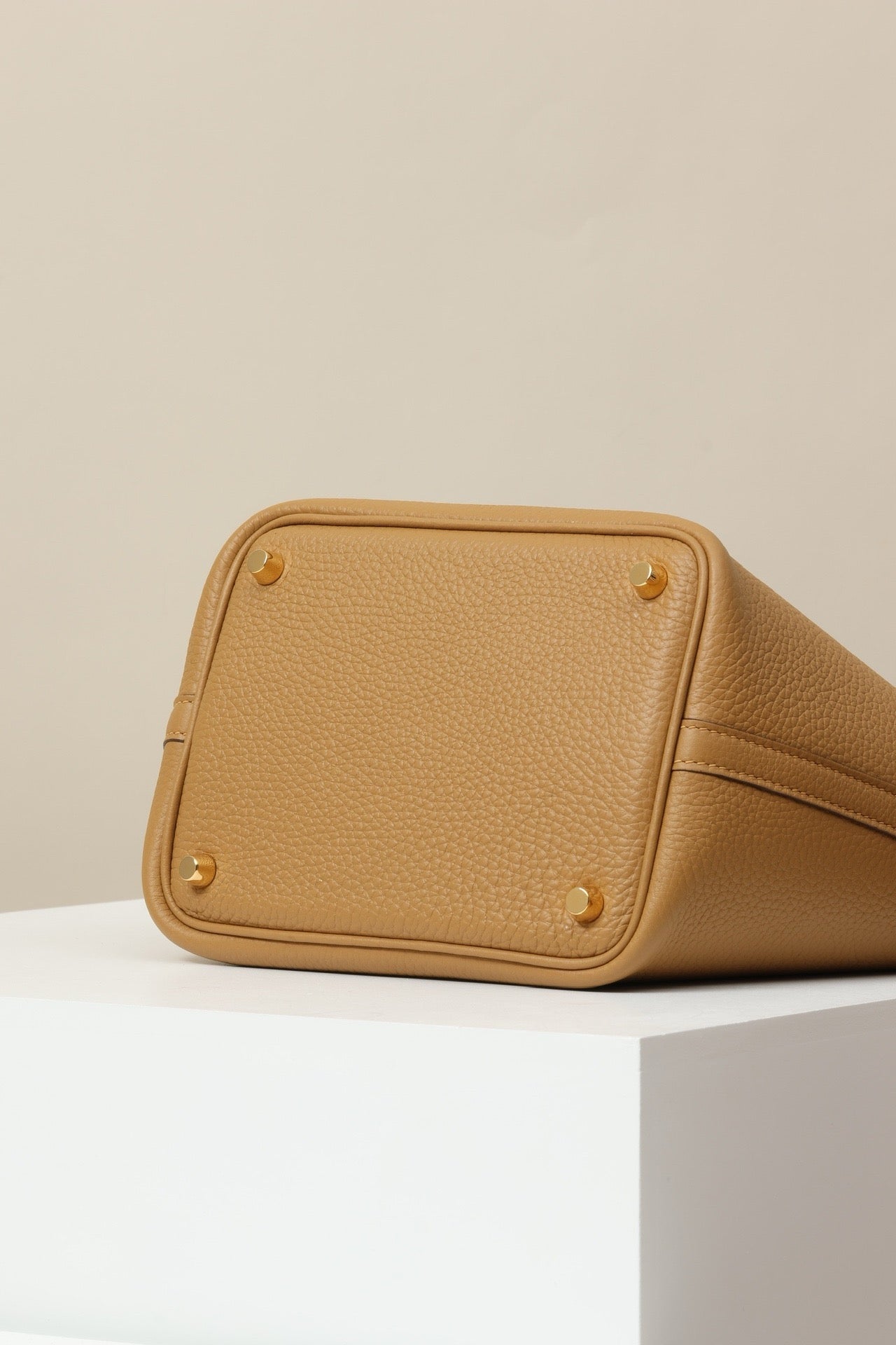 CL18 4B Biscuit Color GHW #4087