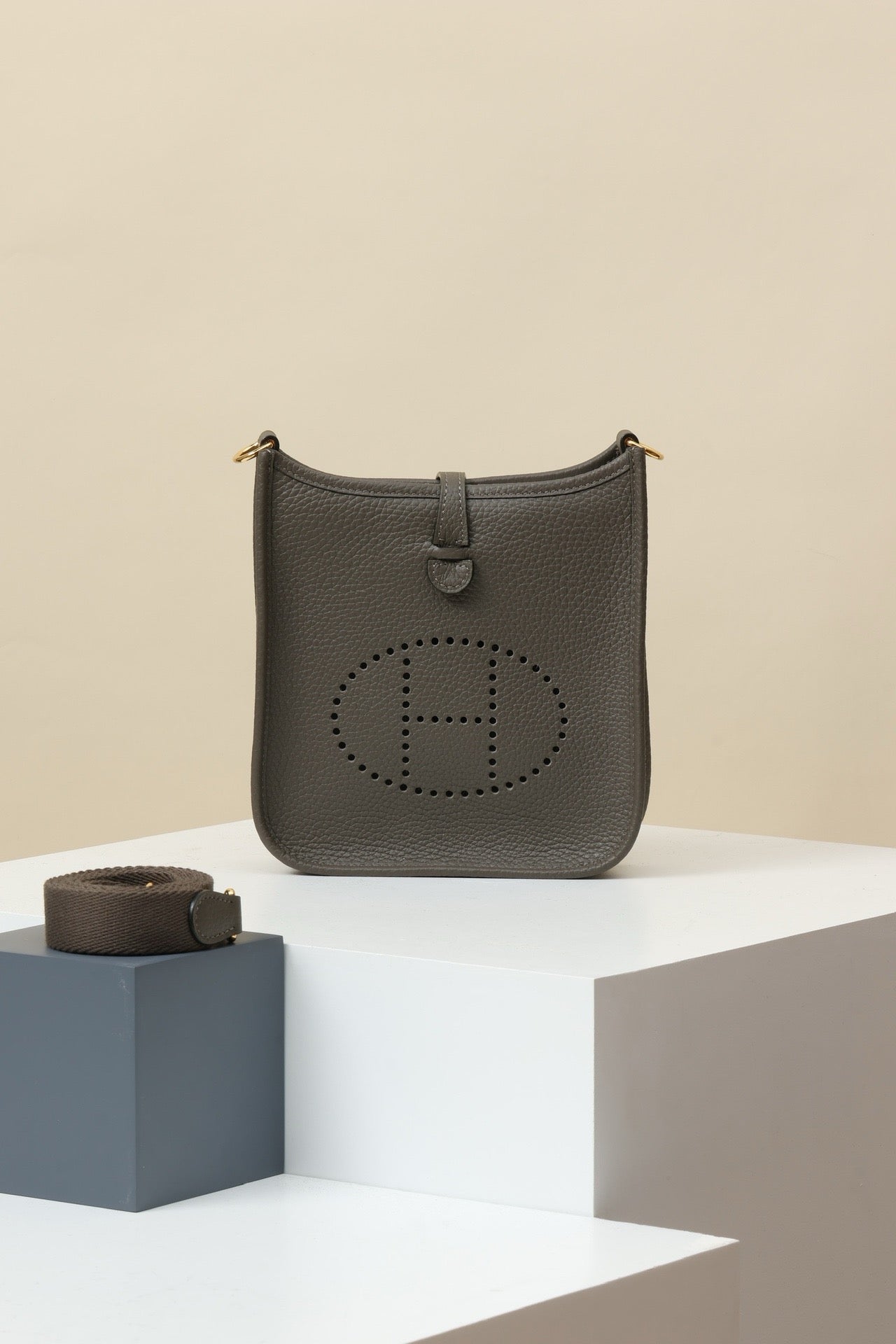 YF16 8F Tin GreyClemence bull leather crossbody bag  , GHW #4448