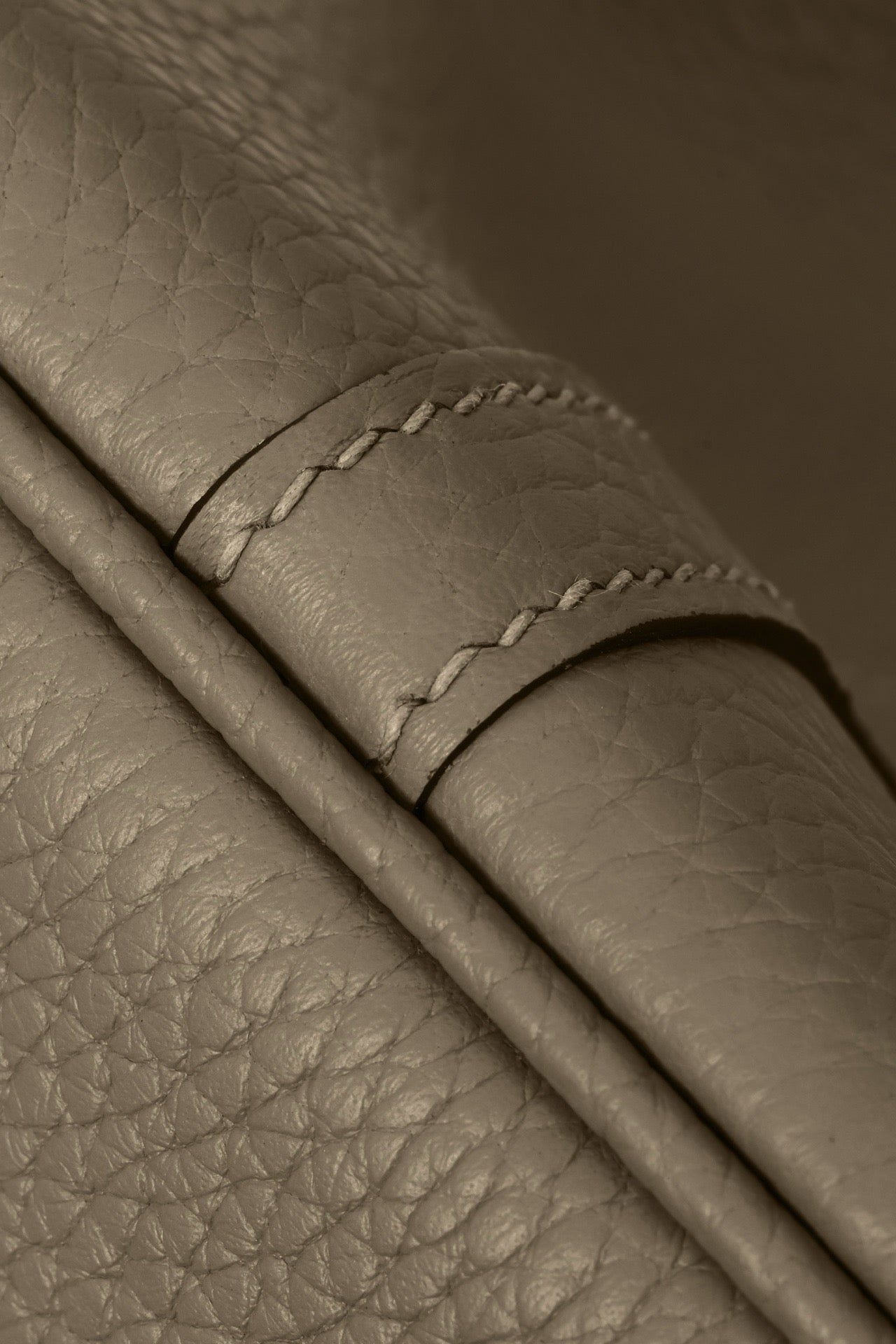 CL18 81 Dove Gray GHW #4074