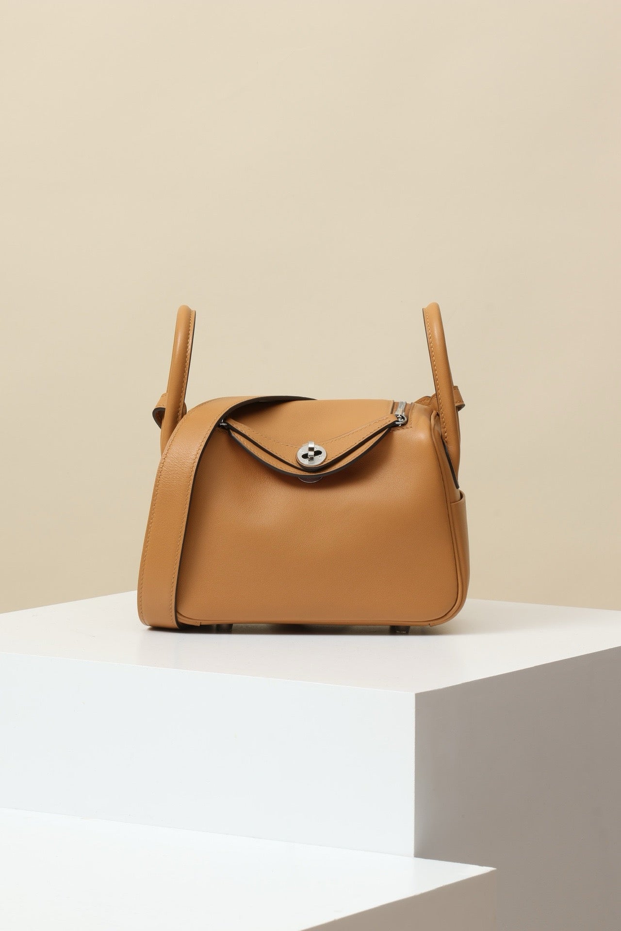 LD19 , Swift  , OM Biscuit / X9 Mauve Sylvestre PHW #4624