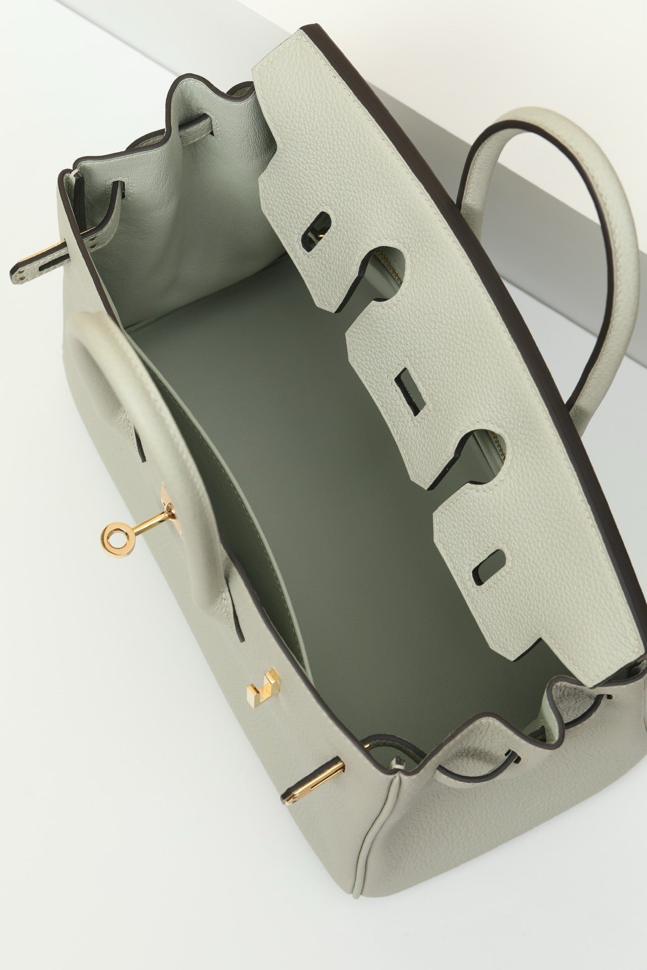 BK25 Crystal Gray # 3888