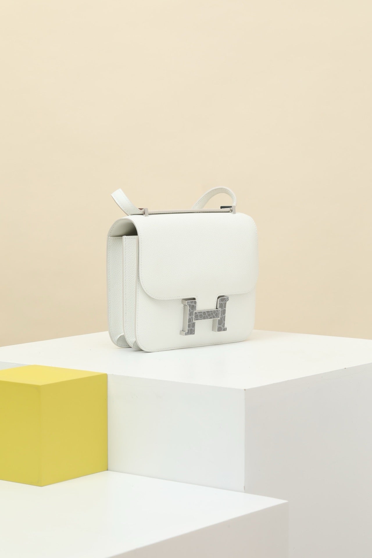 CJG19, OU New White / 8L Cement Grey,  EVE leather with shiny #4387