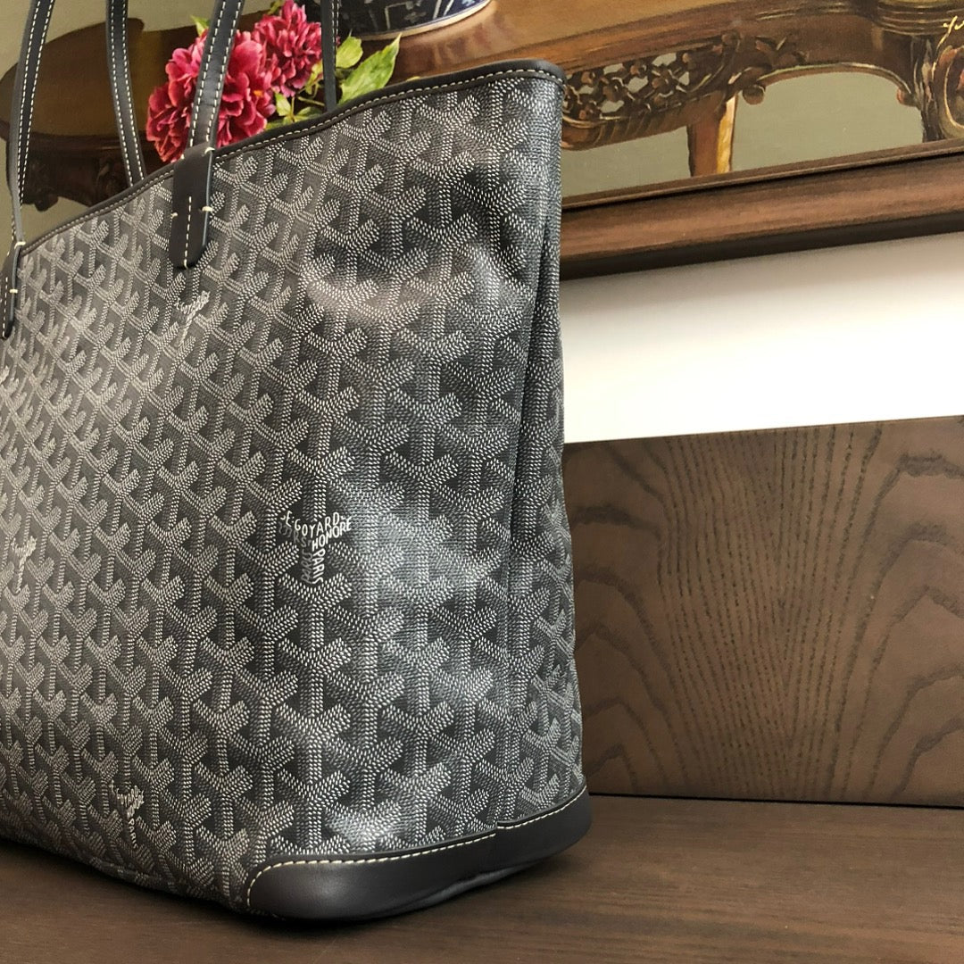 Artois PM Bag #690