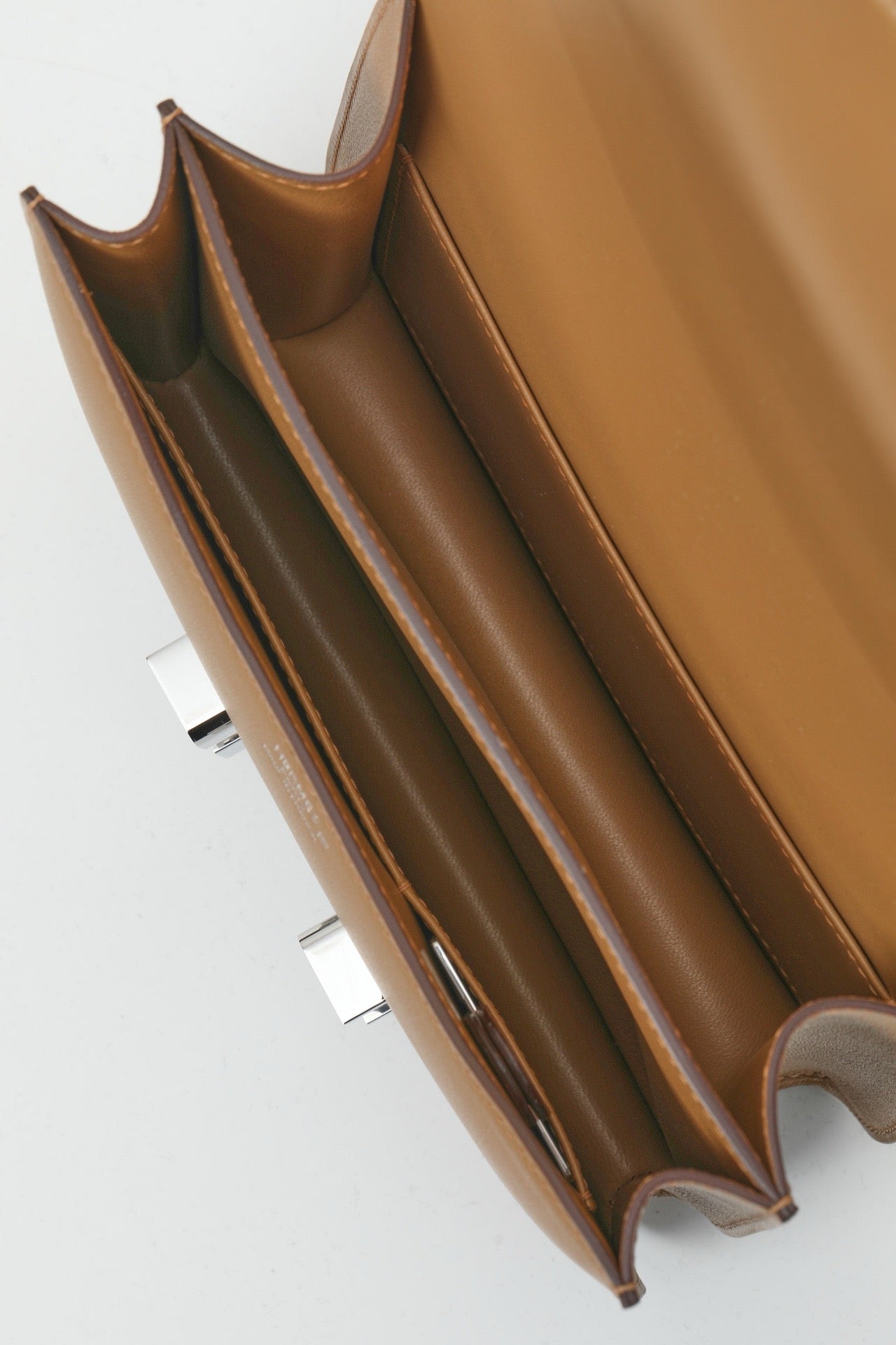 CJG19 , 4B Biscuit / 1B Natural  Swift leather with lizard clasp (double bar clasp)   #4391