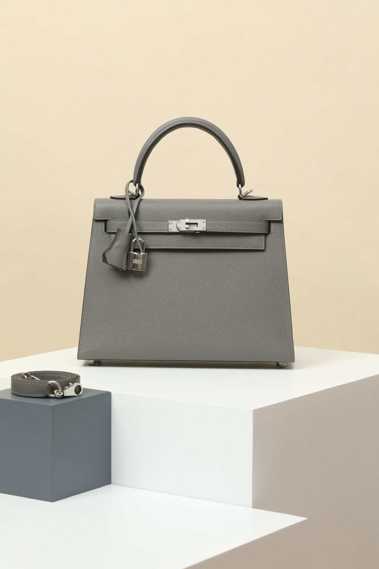 KL25 Cumulus Gray #3689